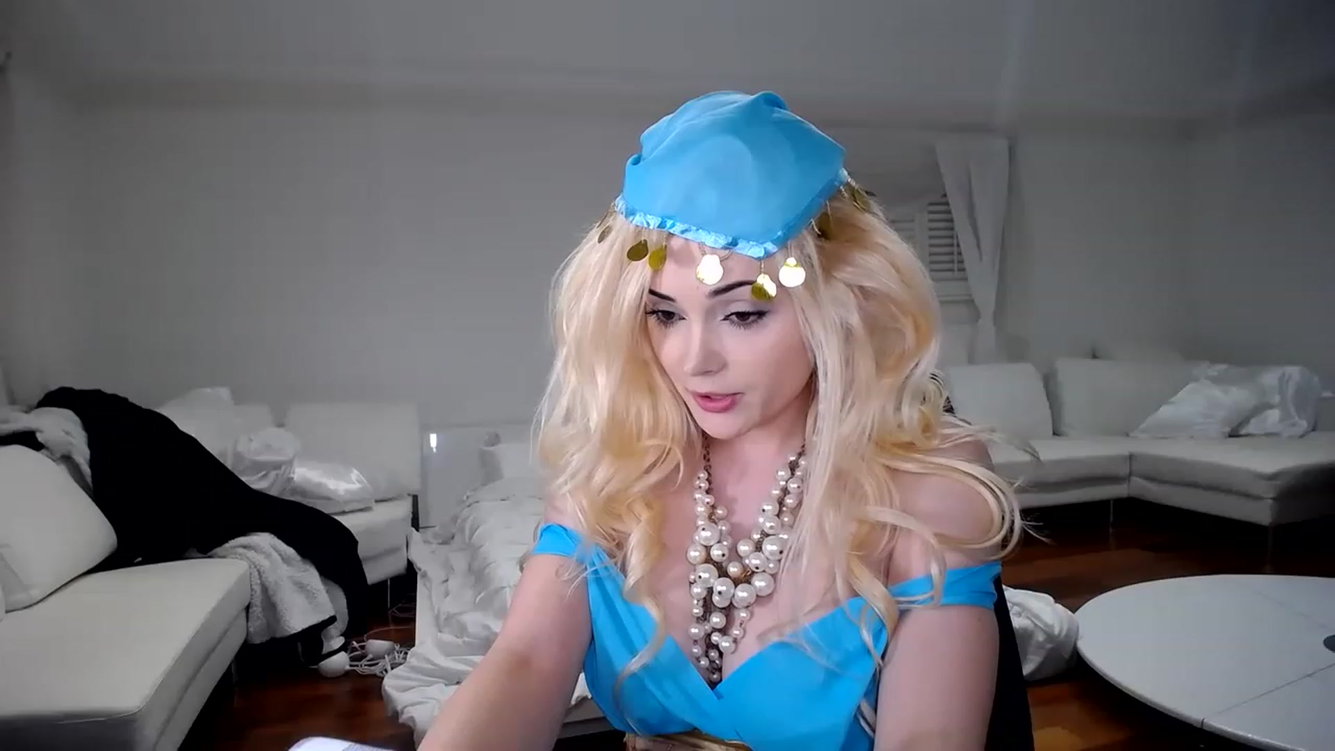 Gallery image thumbnail from SandraGPopa's myfreecams stream on, 02/18/2023, 10:56 image 9 of 20