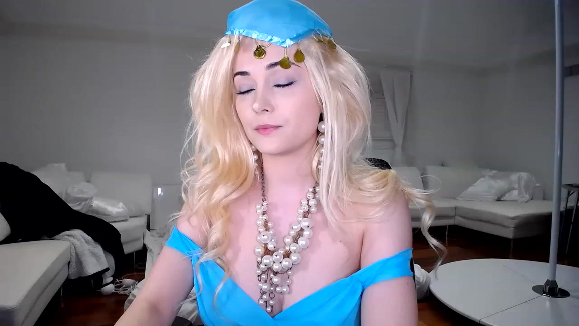 Gallery image thumbnail from SandraGPopa's myfreecams stream on, 02/18/2023, 10:56 image 16 of 20