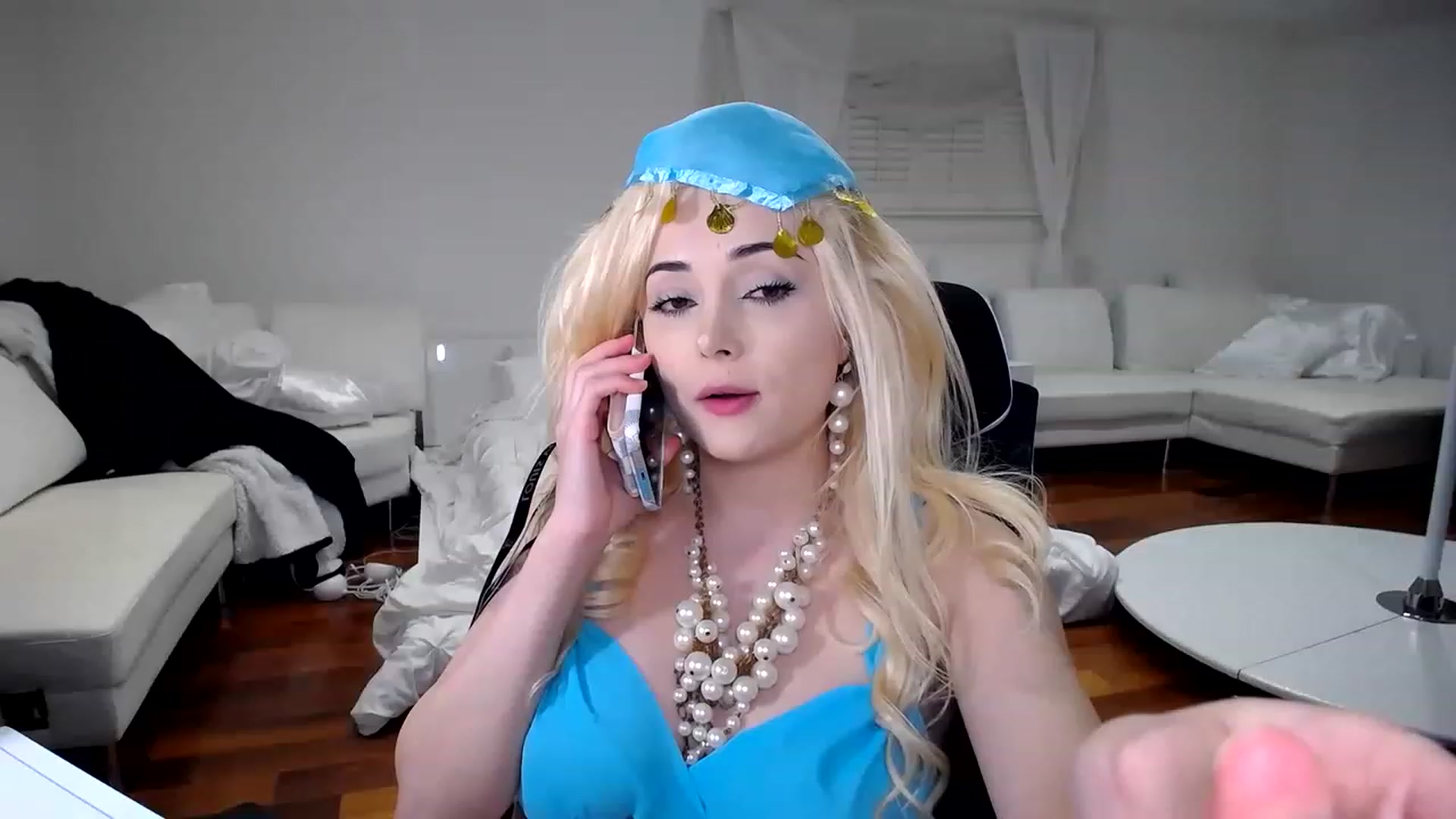 Gallery image thumbnail from SandraGPopa's myfreecams stream on, 02/18/2023, 10:56 image 20 of 20