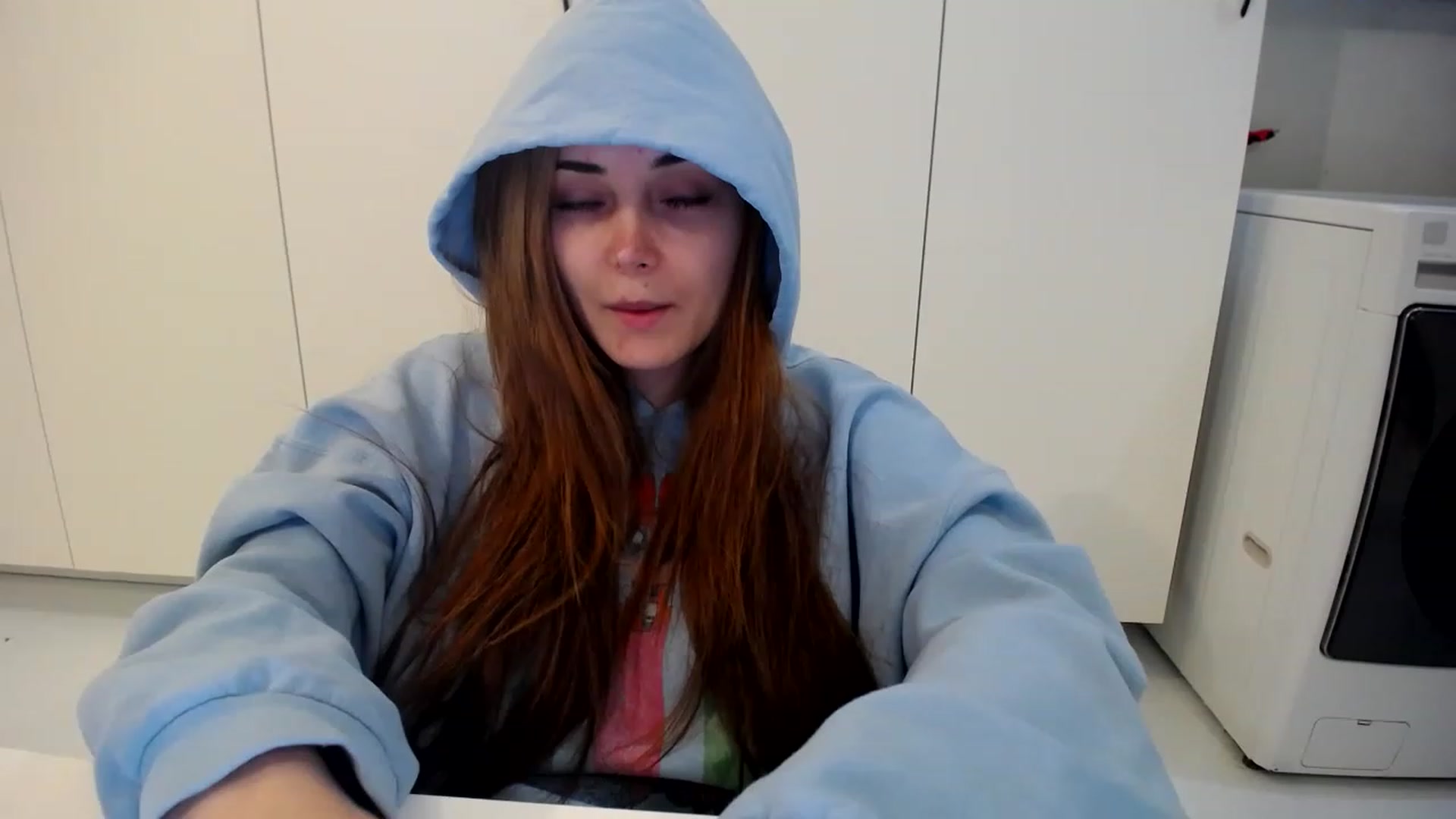 Gallery image thumbnail from SandraGPopa's myfreecams stream on, 02/24/2023, 09:15 image 6 of 20