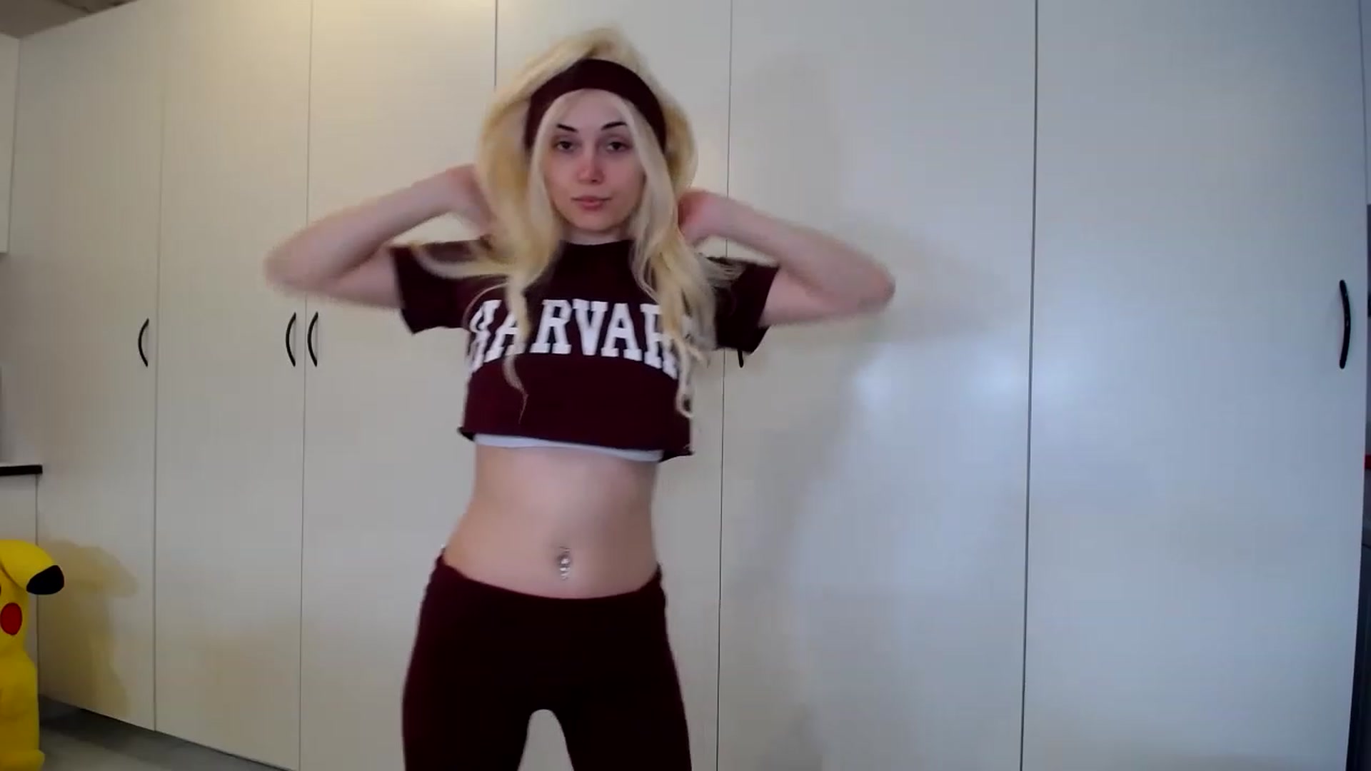 Gallery image thumbnail from SandraGPopa's myfreecams stream on, 03/20/2023, 22:54 image 20 of 20
