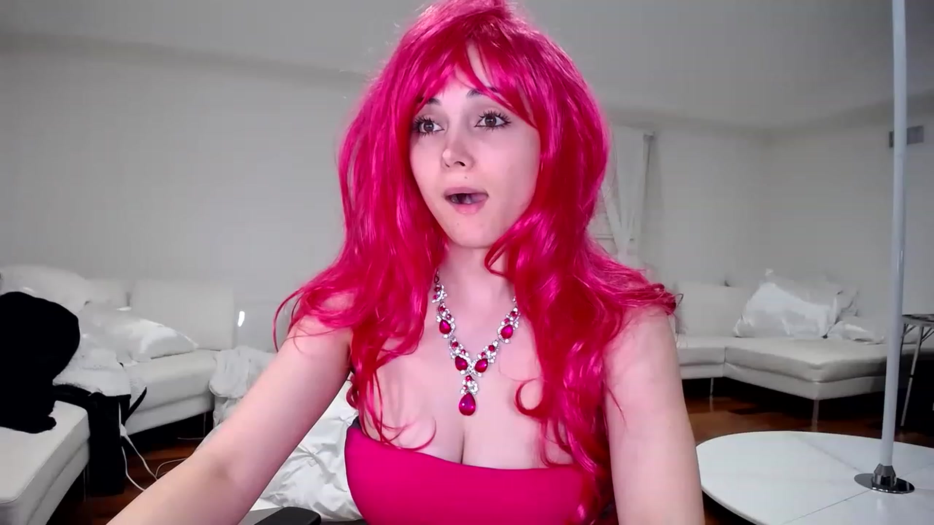 Gallery image thumbnail from SandraGPopa's myfreecams stream on, 04/08/2023, 06:37 image 18 of 20
