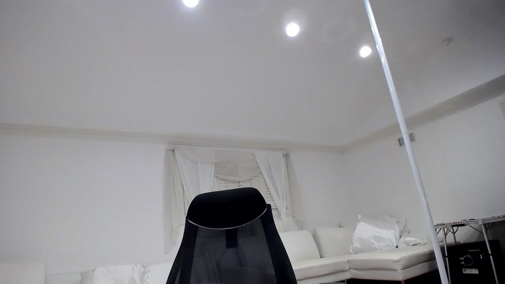 Gallery image thumbnail from SandraGPopa's myfreecams stream on, 04/08/2023, 06:37 image 17 of 20