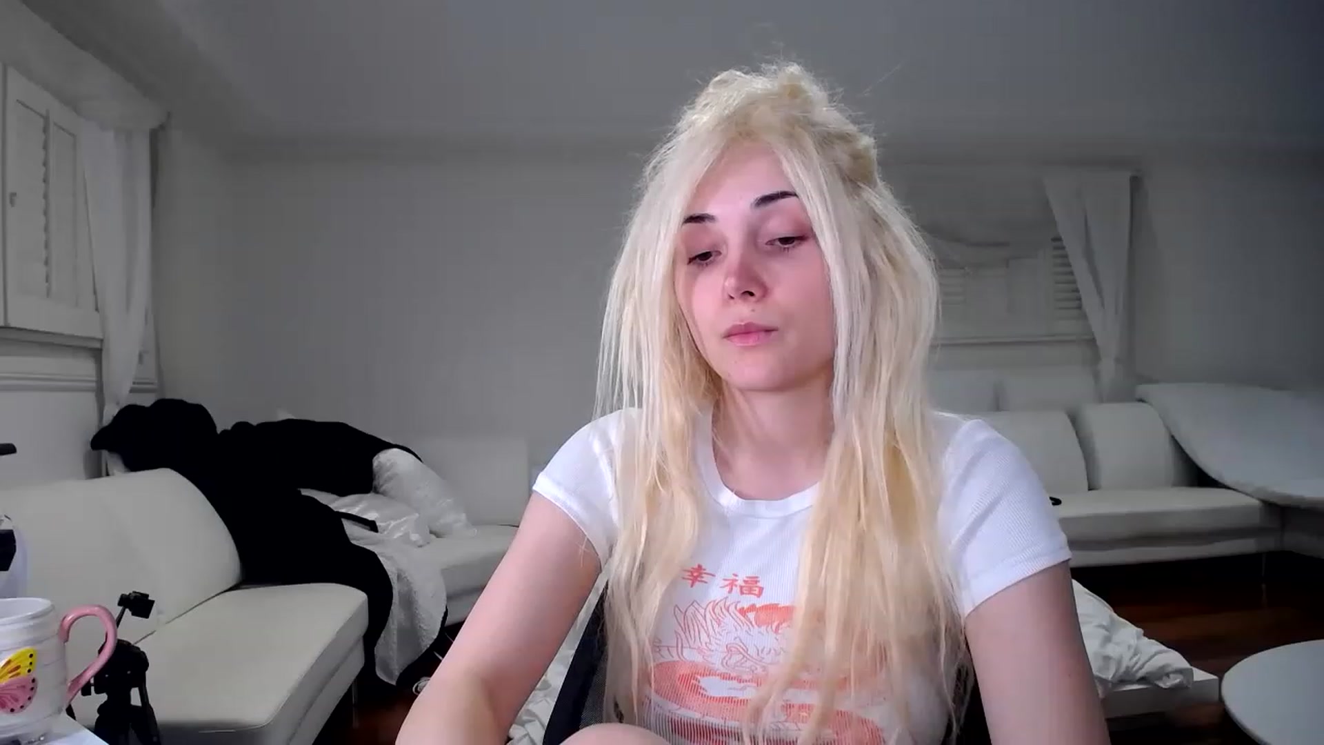 Gallery image thumbnail from SandraGPopa's myfreecams stream on, 04/15/2023, 05:12 image 15 of 20