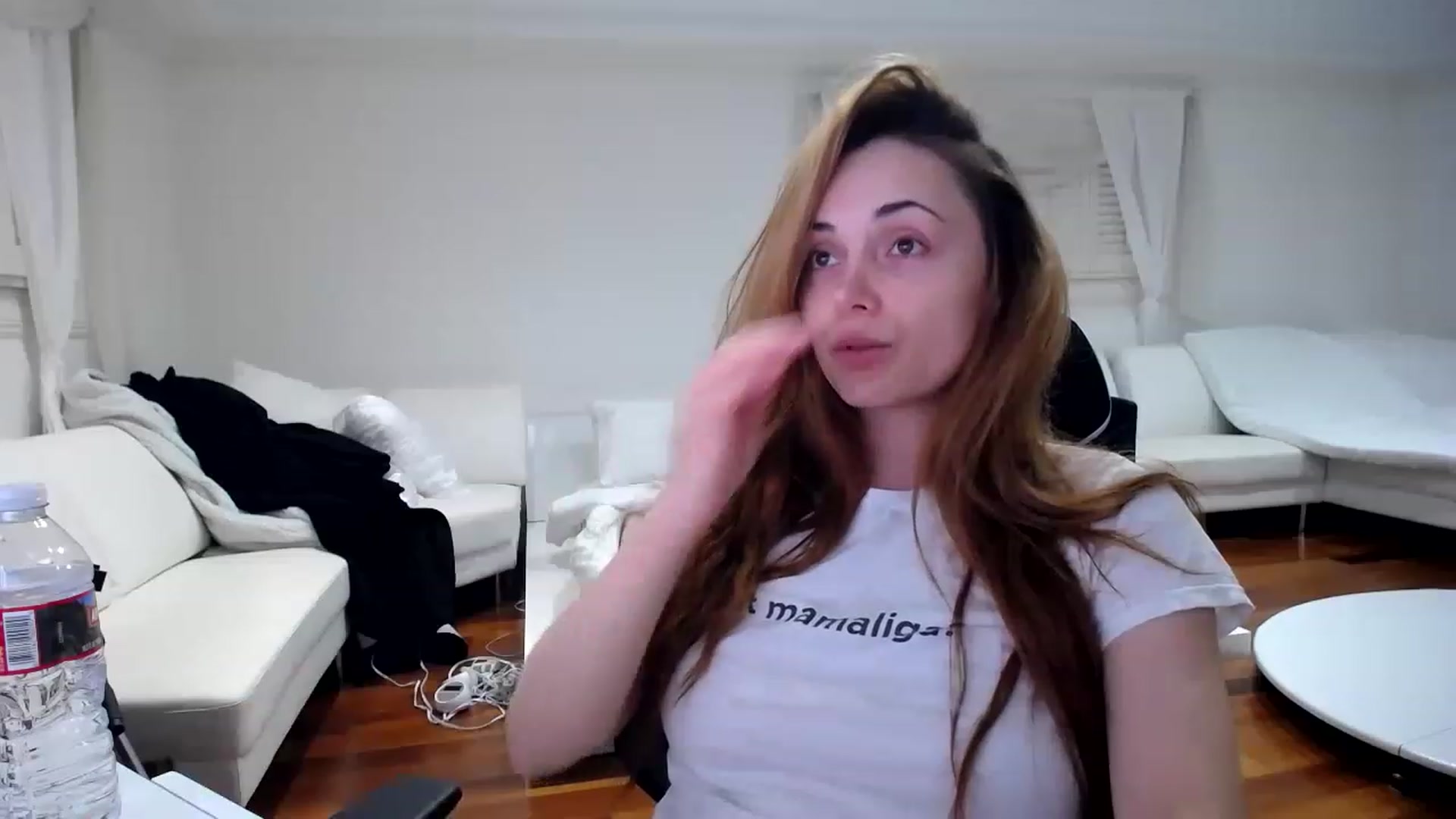 Gallery image thumbnail from SandraGPopa's myfreecams stream on, 04/16/2023, 06:08 image 5 of 20