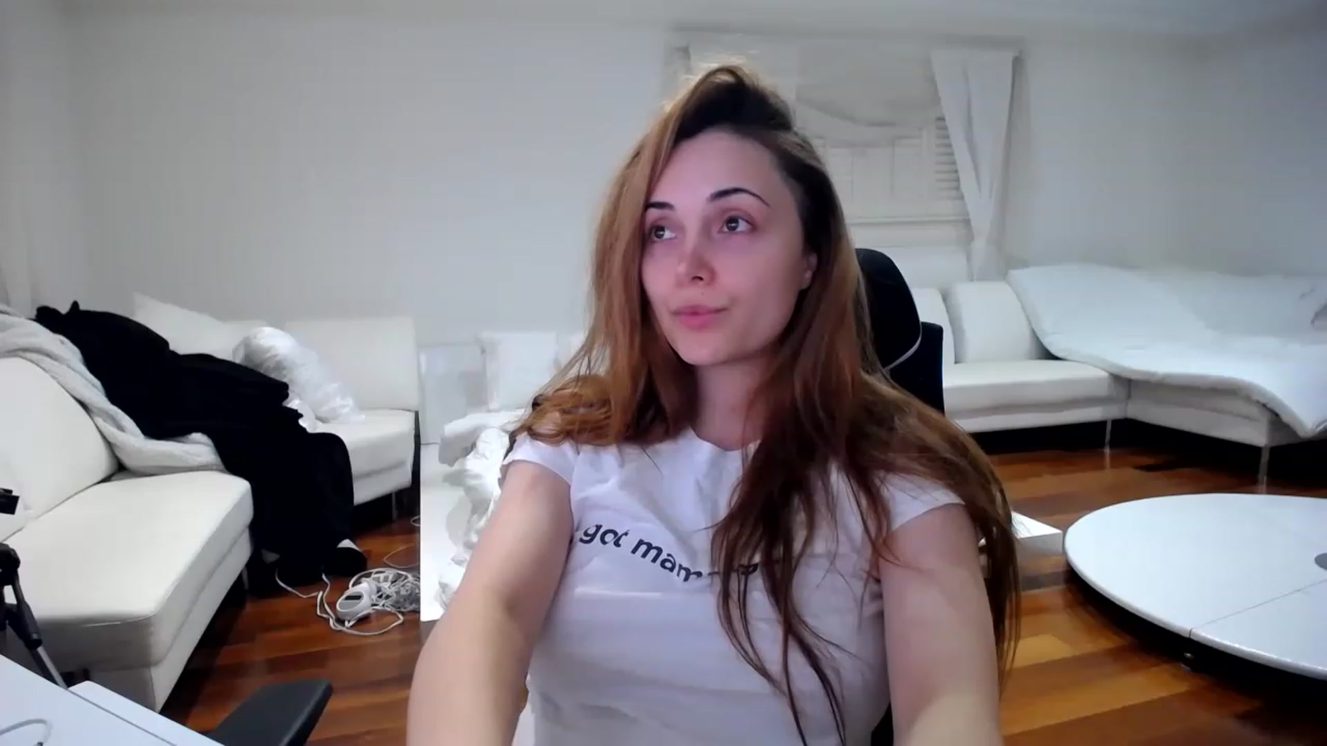 Gallery image thumbnail from SandraGPopa's myfreecams stream on, 04/16/2023, 06:08 image 19 of 20