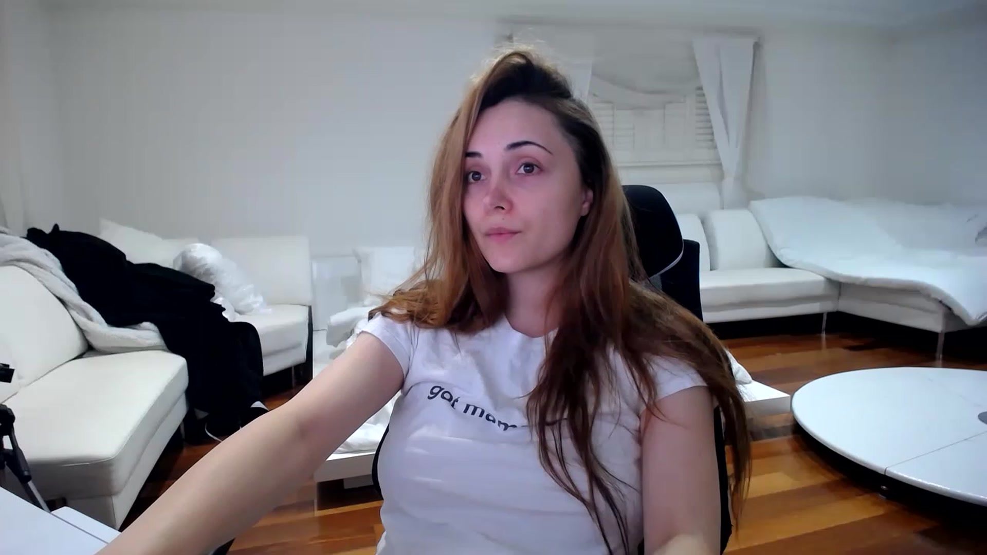 Gallery image thumbnail from SandraGPopa's myfreecams stream on, 04/16/2023, 06:08 image 18 of 20