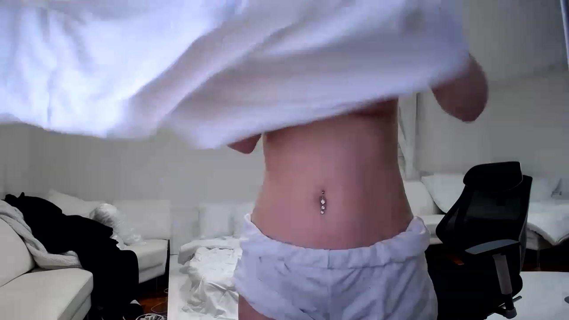 Gallery image thumbnail from SandraGPopa's myfreecams stream on, 04/16/2023, 06:08 image 8 of 20