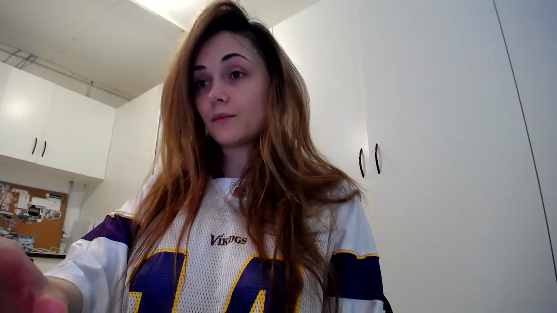 Gallery image thumbnail from SandraGPopa's myfreecams stream on, 04/19/2023, 06:26 image 19 of 20