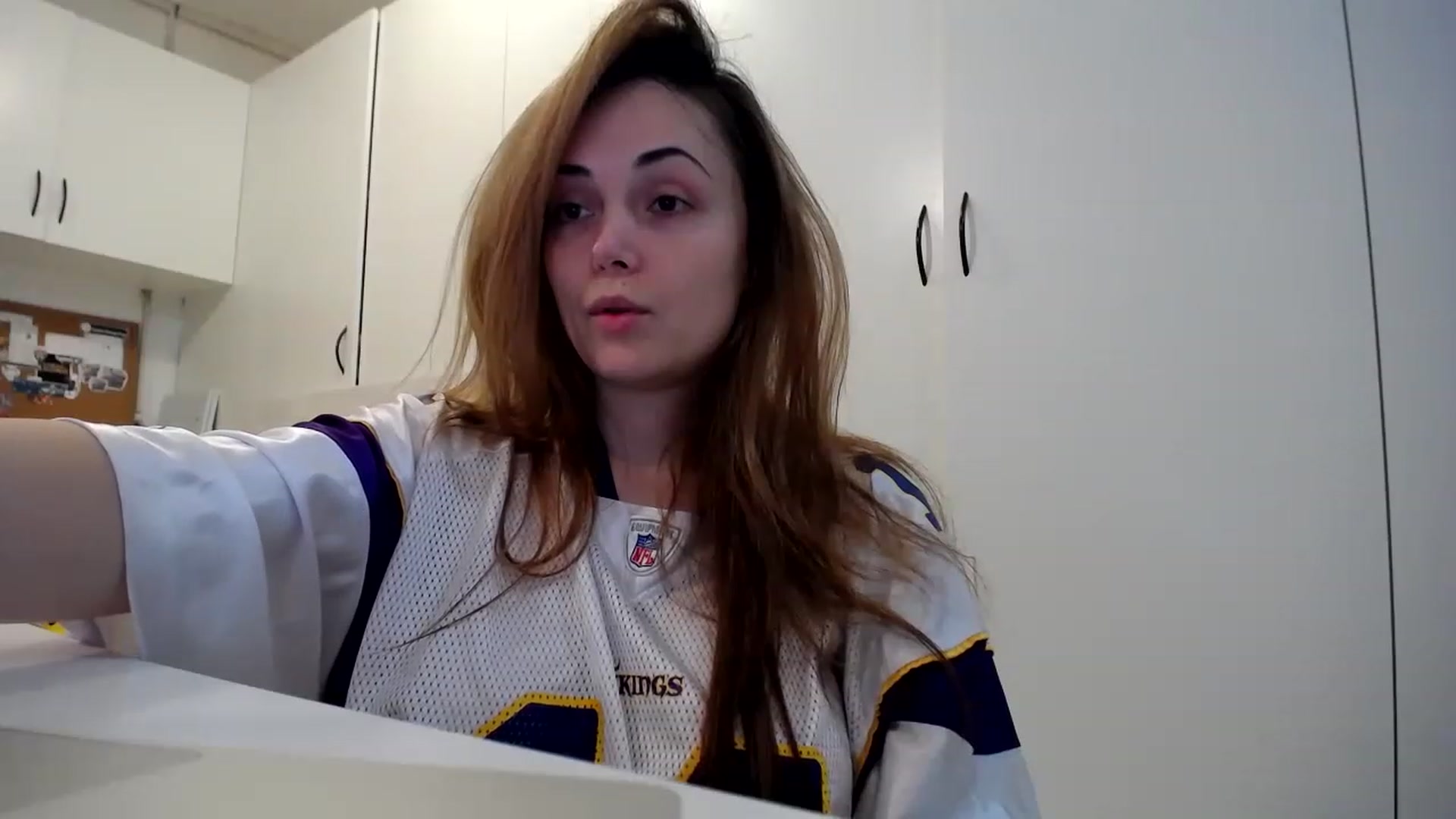 Gallery image thumbnail from SandraGPopa's myfreecams stream on, 04/19/2023, 06:26 image 6 of 20