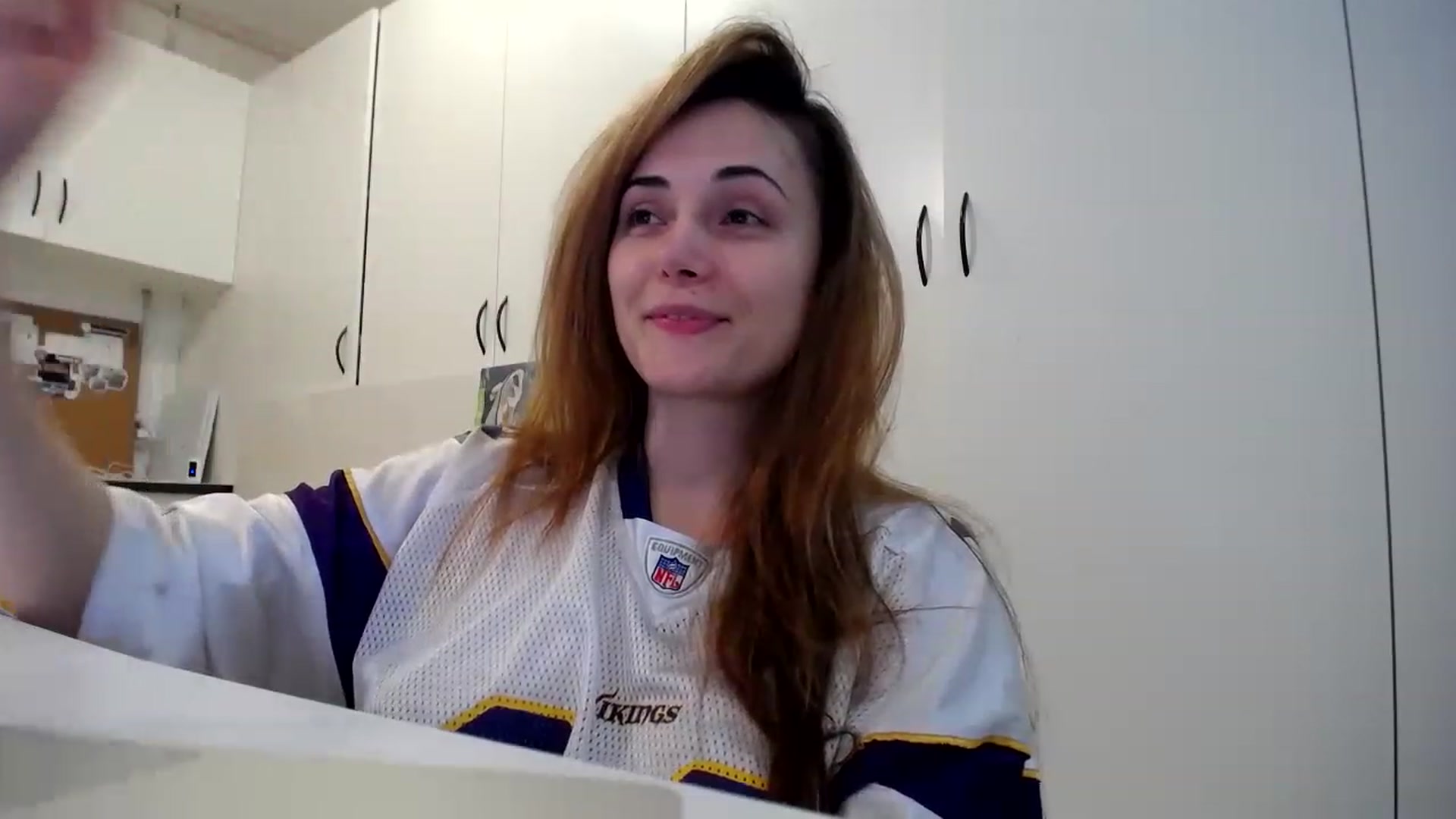 Gallery image thumbnail from SandraGPopa's myfreecams stream on, 04/19/2023, 06:26 image 15 of 20