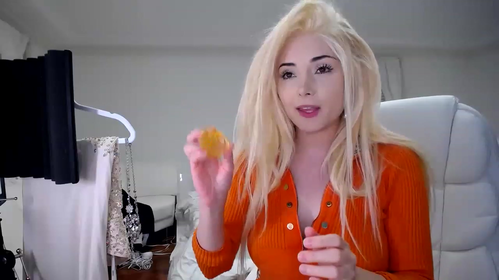 Gallery image thumbnail from SandraGPopa's myfreecams stream on, 05/08/2023, 07:43 image 7 of 20