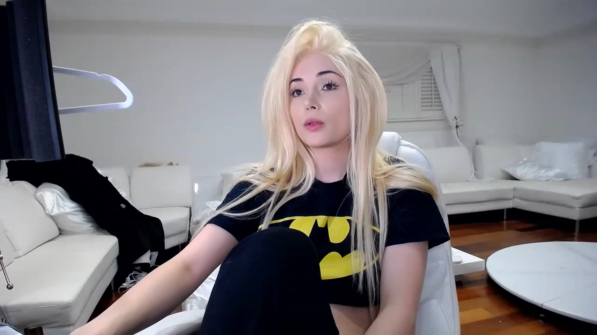 Gallery image thumbnail from SandraGPopa's myfreecams stream on, 05/08/2023, 07:43 image 20 of 20