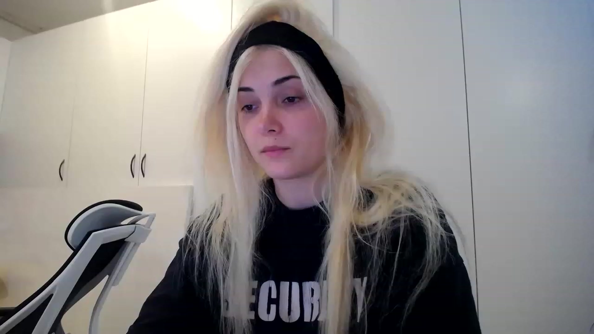 Gallery image thumbnail from SandraGPopa's myfreecams stream on, 06/02/2023, 02:06 image 3 of 20
