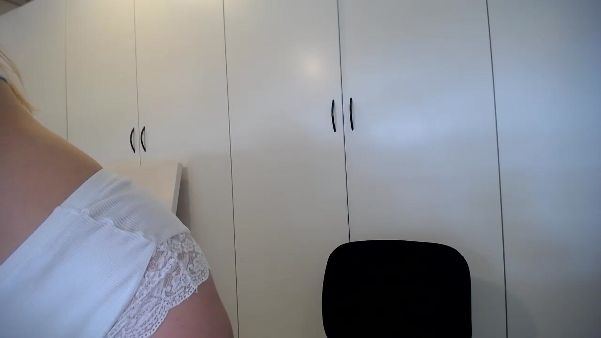 Gallery image thumbnail from SandraGPopa's myfreecams stream on, 06/04/2023, 23:20 image 10 of 20