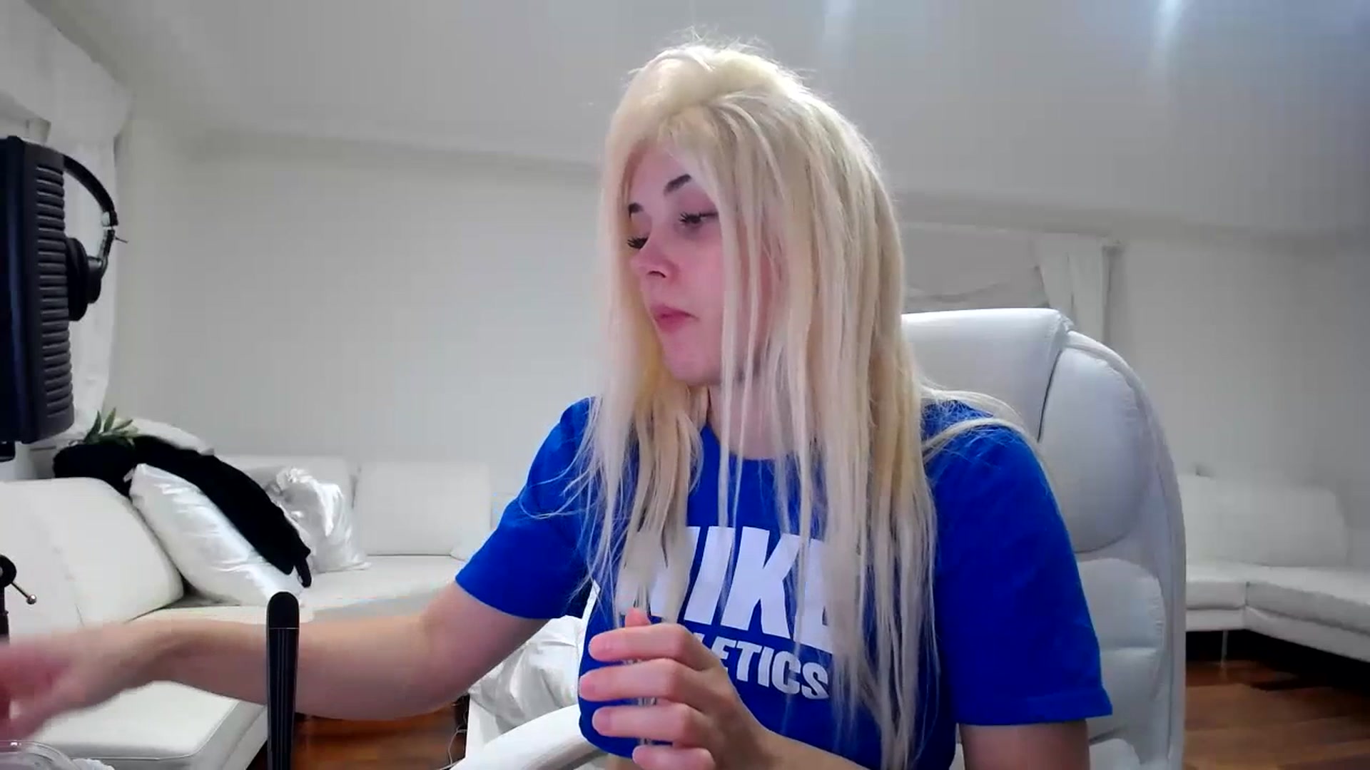 Gallery image thumbnail from SandraGPopa's myfreecams stream on, 07/15/2023, 05:54 image 4 of 20