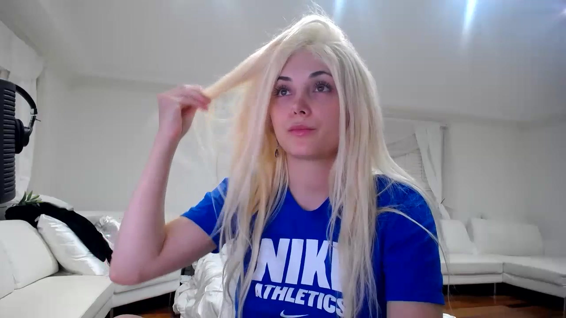 Gallery image thumbnail from SandraGPopa's myfreecams stream on, 07/15/2023, 05:54 image 10 of 20