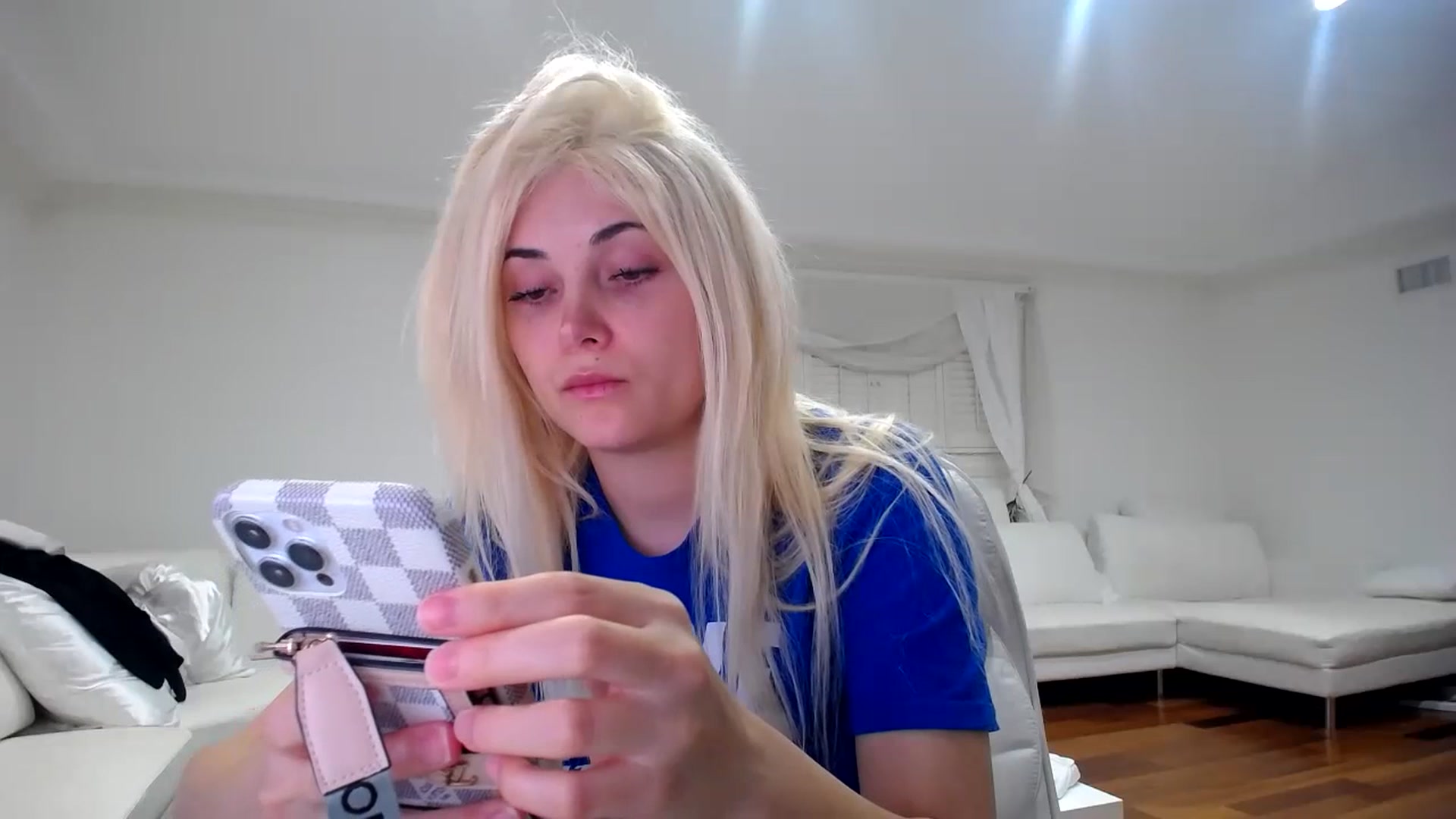 Gallery image thumbnail from SandraGPopa's myfreecams stream on, 07/15/2023, 05:54 image 15 of 20