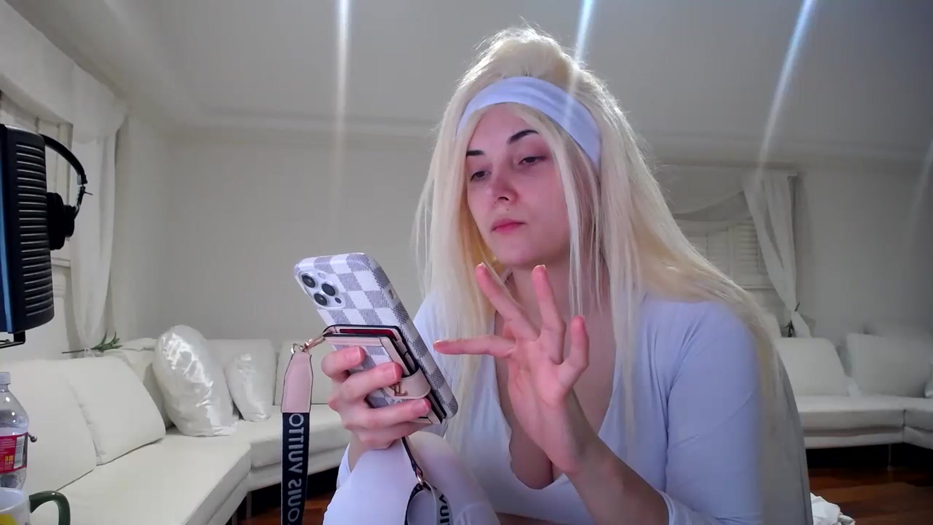 Gallery image thumbnail from SandraGPopa's myfreecams stream on, 07/17/2023, 05:49 image 2 of 20