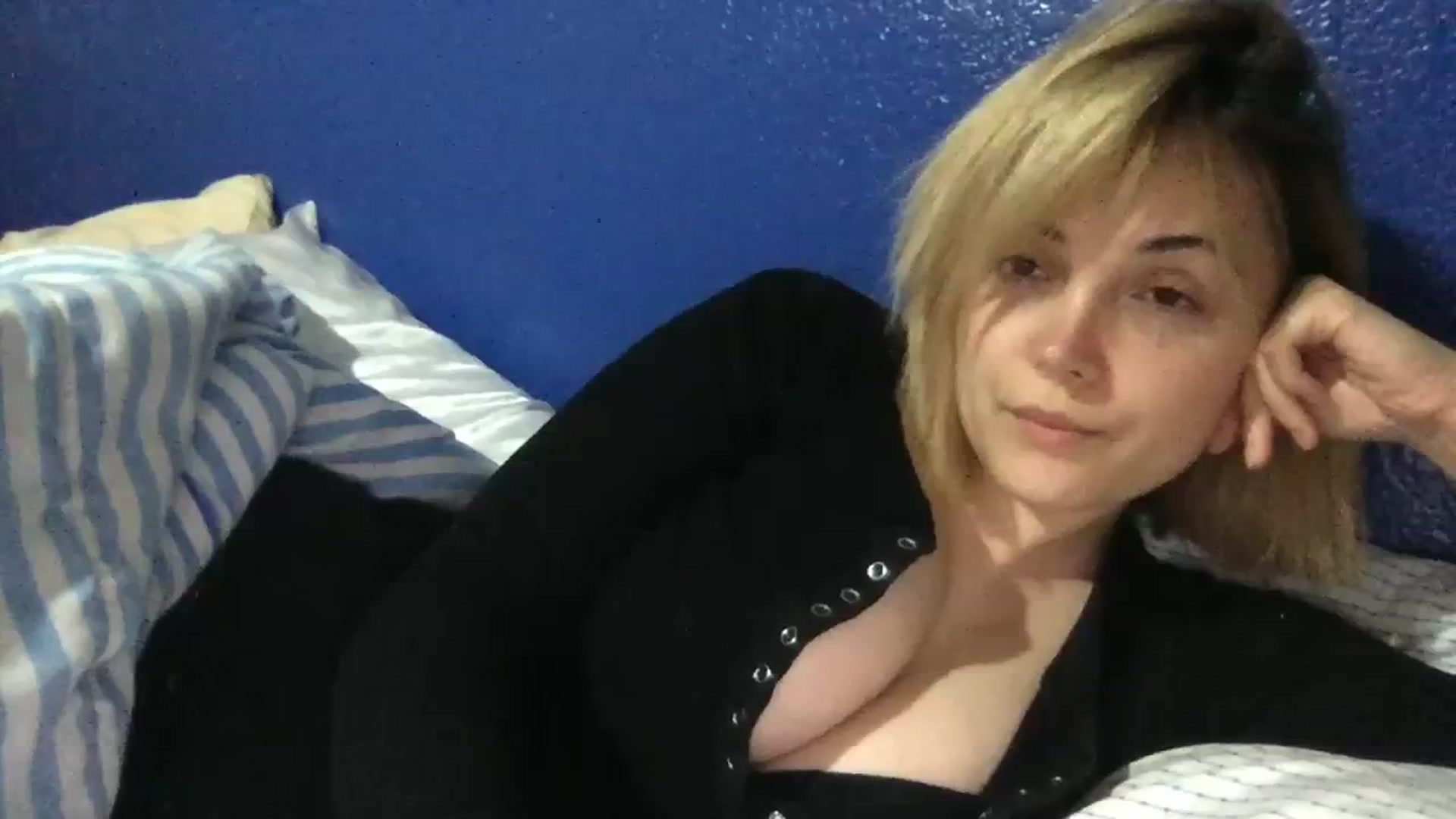 Gallery image thumbnail from SandraGPopa's myfreecams stream on, 07/29/2023, 05:36 image 14 of 20