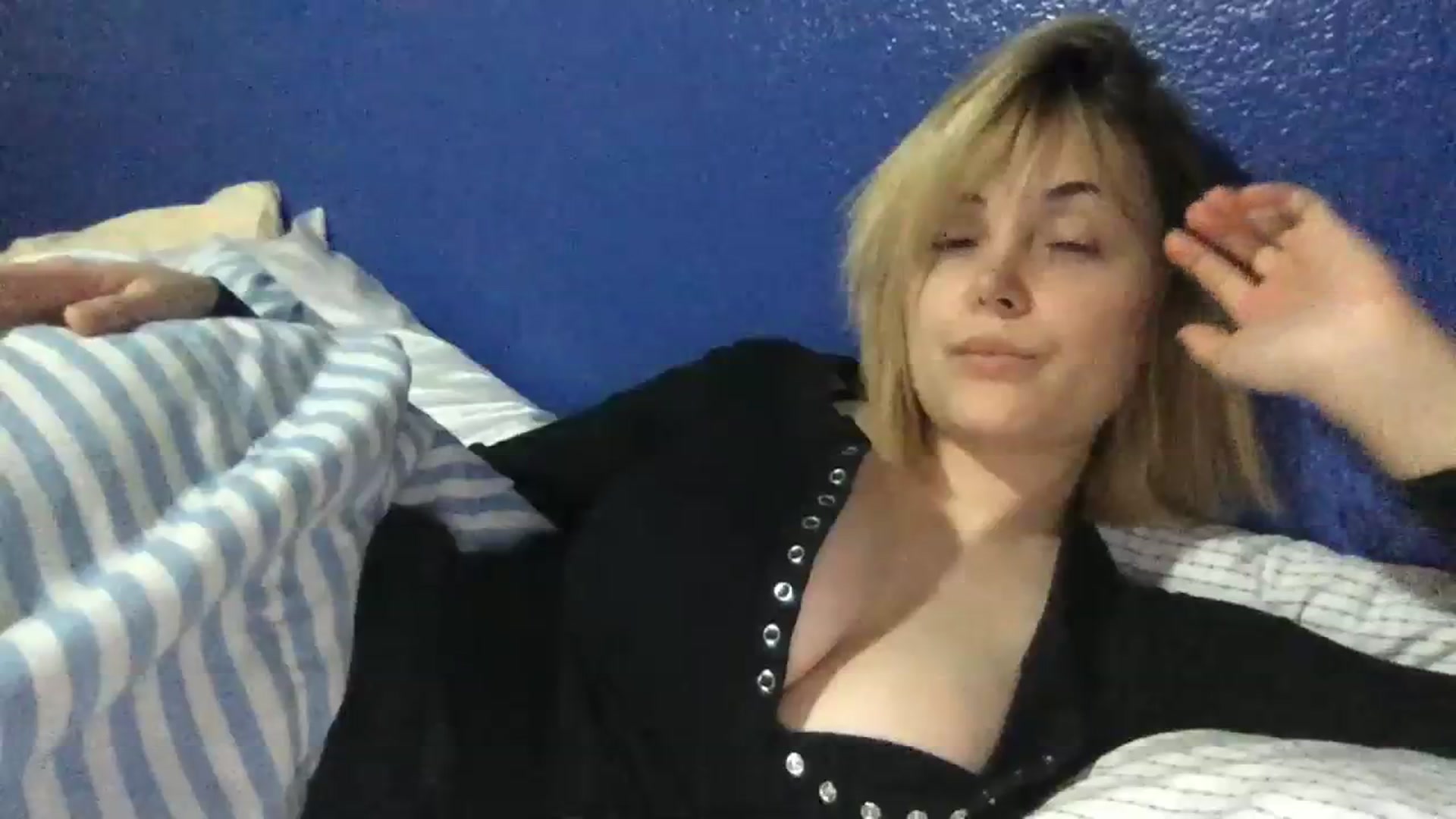 Gallery image thumbnail from SandraGPopa's myfreecams stream on, 07/29/2023, 05:36 image 11 of 20