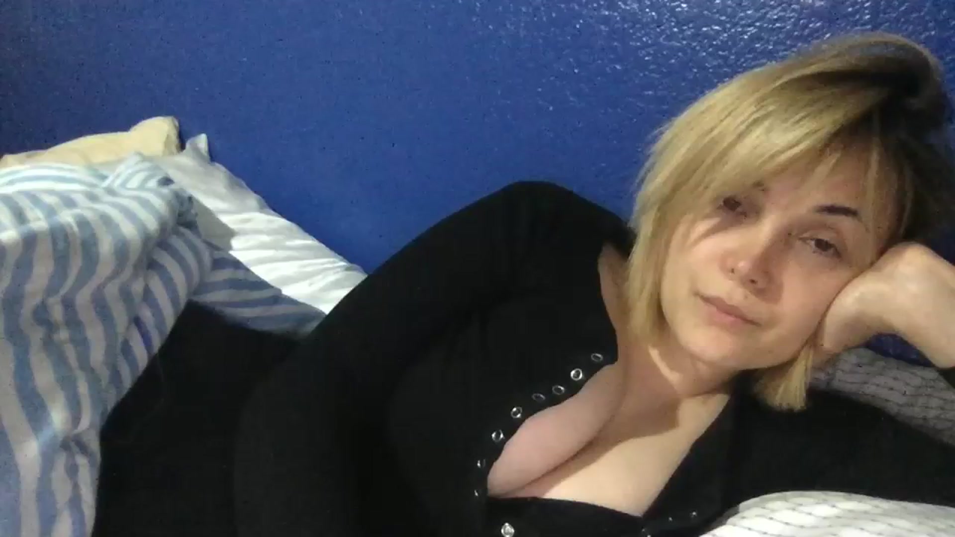 Gallery image thumbnail from SandraGPopa's myfreecams stream on, 07/29/2023, 05:36 image 16 of 20