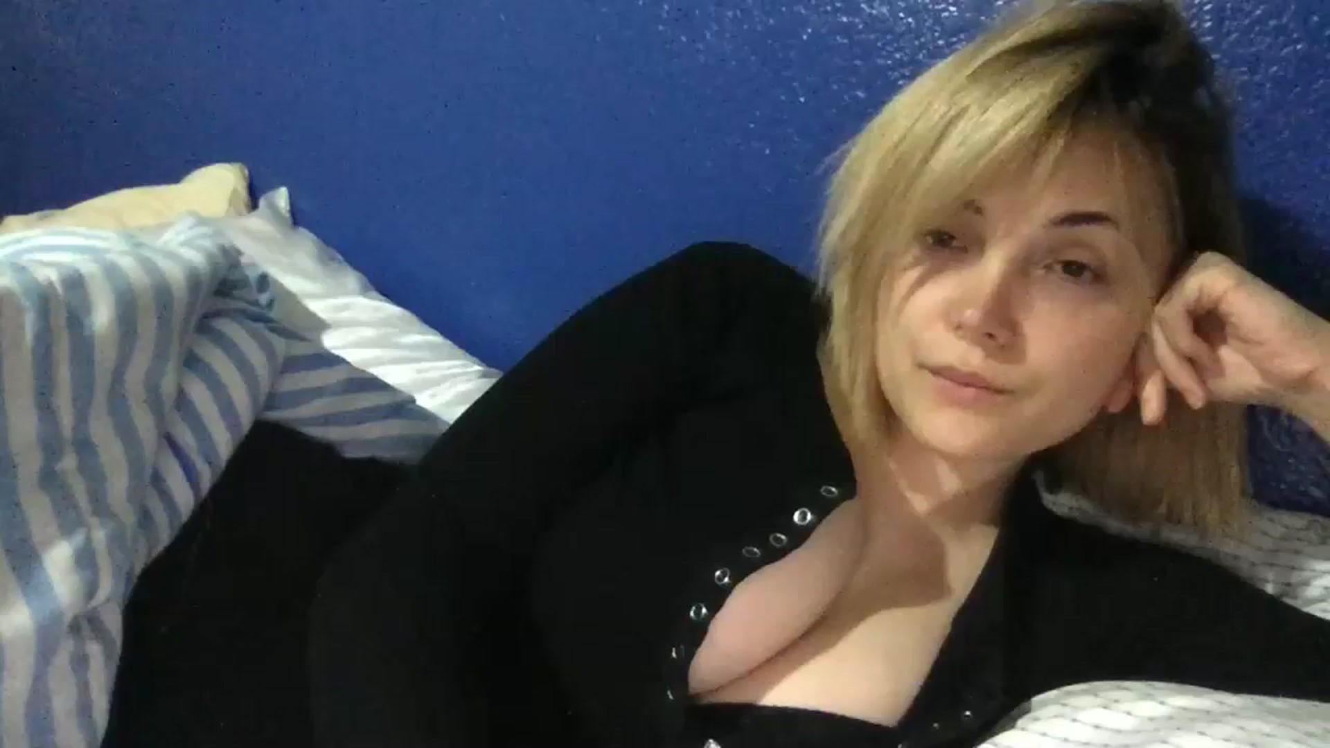Gallery image thumbnail from SandraGPopa's myfreecams stream on, 07/29/2023, 05:36 image 15 of 20