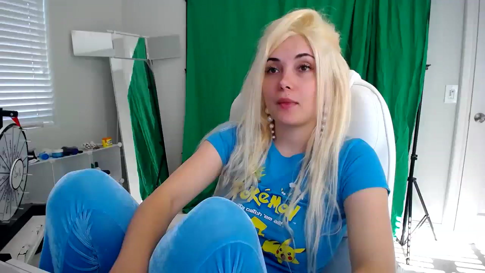 Gallery image thumbnail from SandraGPopa's myfreecams stream on, 08/07/2023, 24:33 image 6 of 20