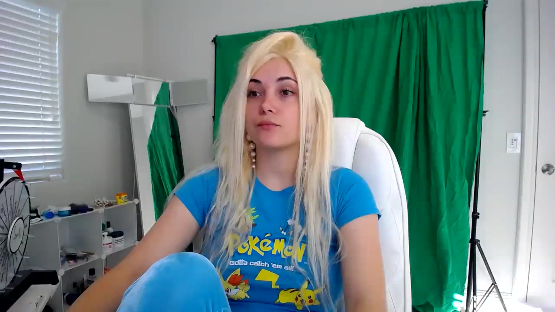 Gallery image thumbnail from SandraGPopa's myfreecams stream on, 08/07/2023, 24:33 image 4 of 20