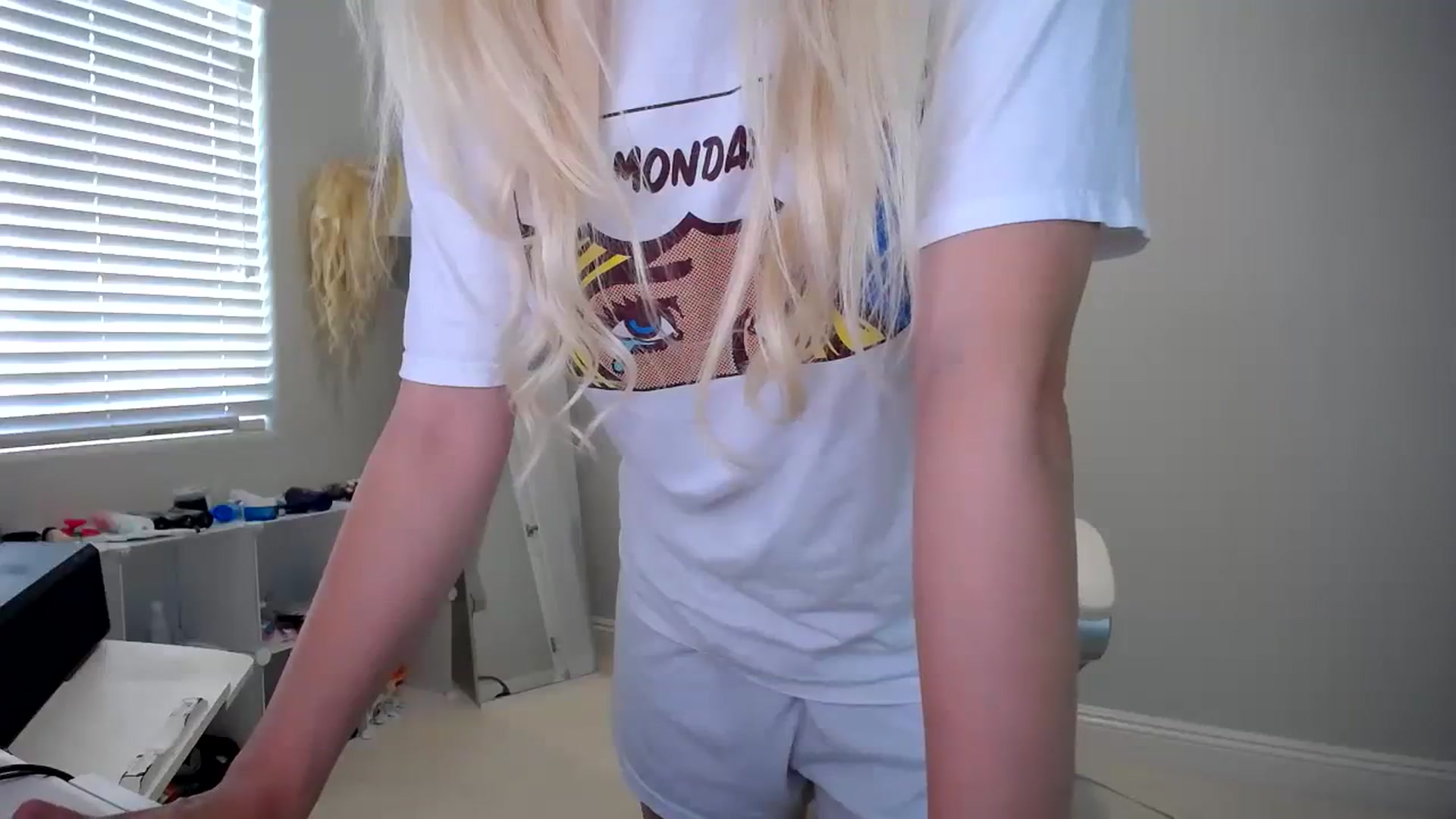 Gallery image thumbnail from SandraGPopa's myfreecams stream on, 08/07/2023, 18:46 image 19 of 20