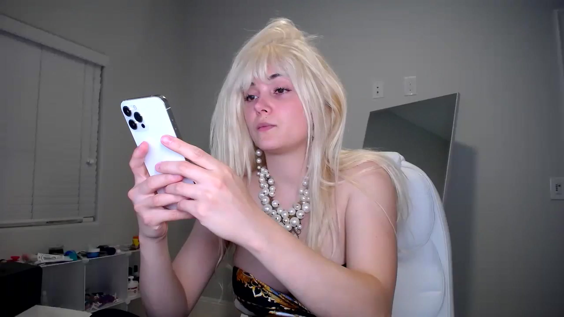 Gallery image thumbnail from SandraGPopa's myfreecams stream on, 08/11/2023, 04:28 image 4 of 20
