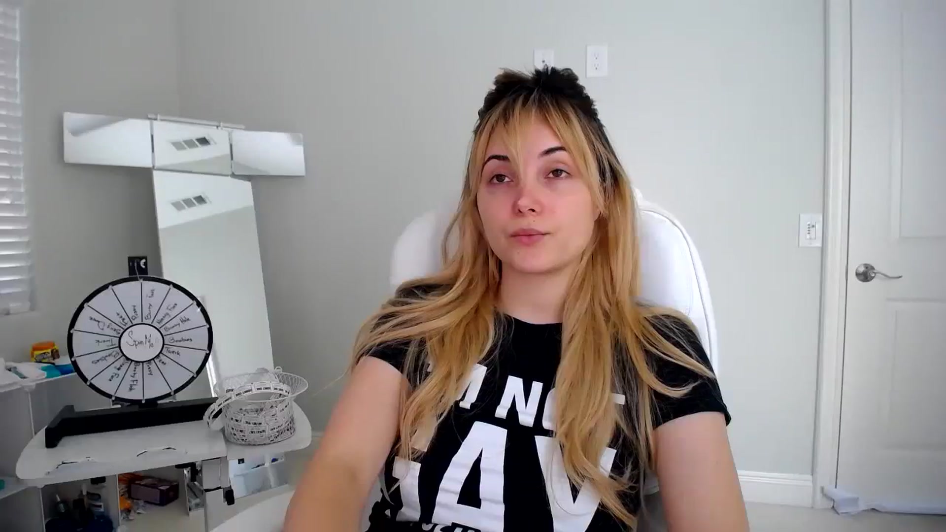 Gallery image thumbnail from SandraGPopa's myfreecams stream on, 08/17/2023, 22:30 image 18 of 20