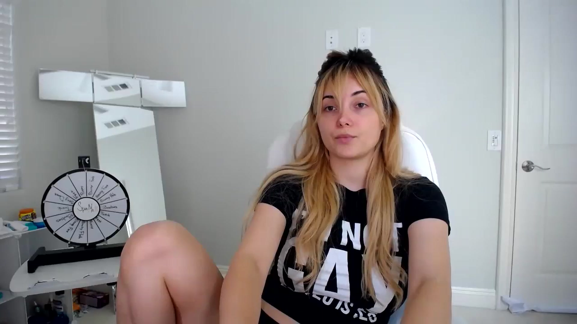 Gallery image thumbnail from SandraGPopa's myfreecams stream on, 08/17/2023, 22:30 image 20 of 20