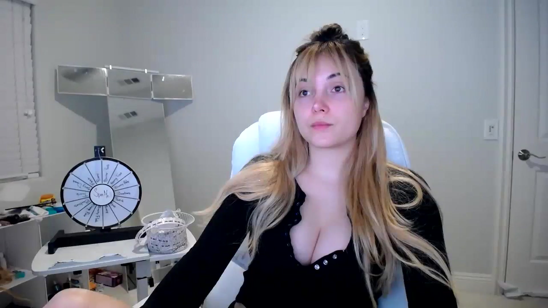 Gallery image thumbnail from SandraGPopa's myfreecams stream on, 08/18/2023, 03:57 image 16 of 20
