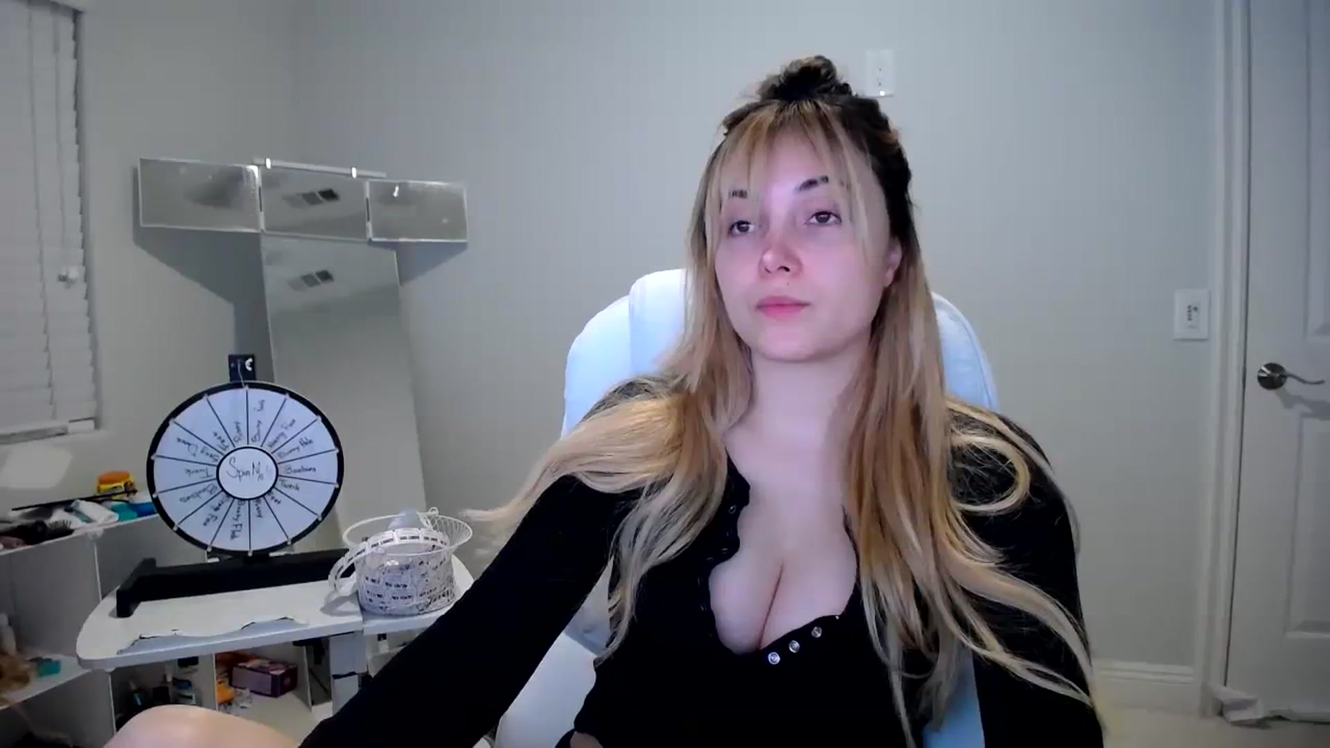 Gallery image thumbnail from SandraGPopa's myfreecams stream on, 08/18/2023, 03:57 image 17 of 20