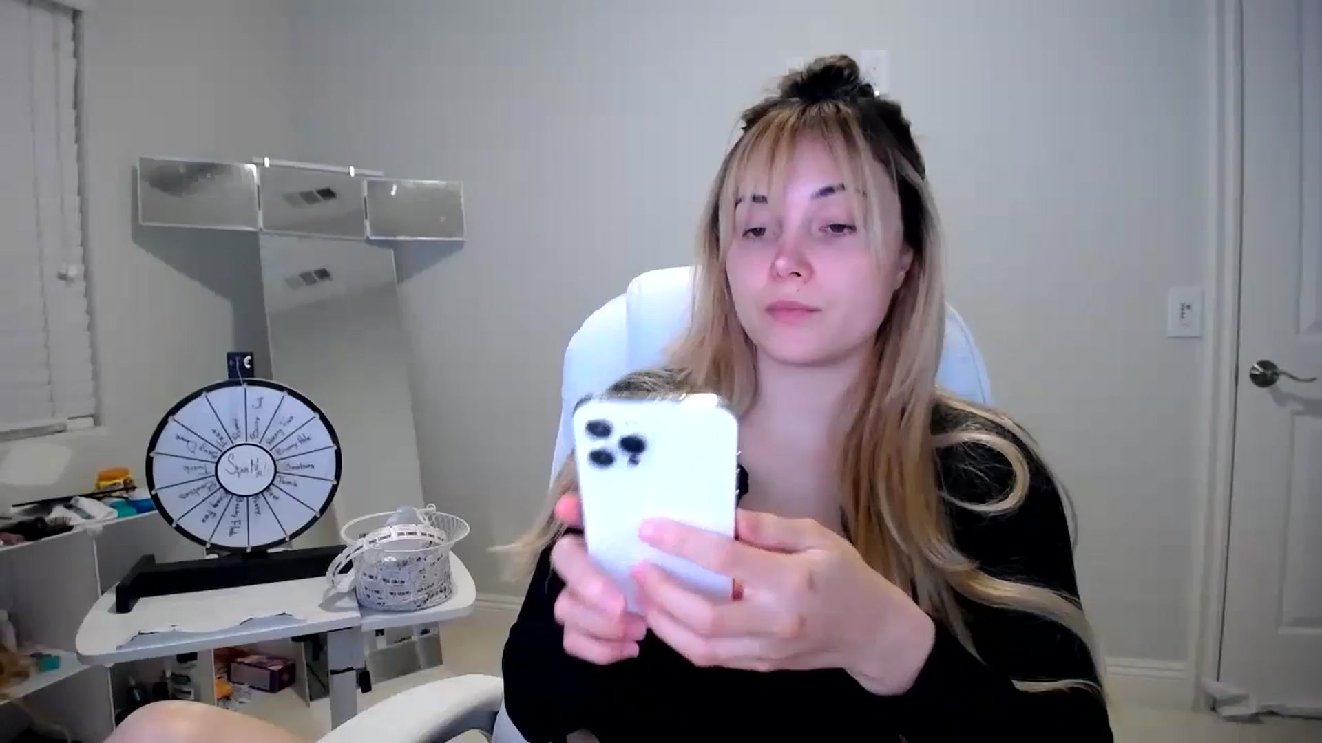 Gallery image thumbnail from SandraGPopa's myfreecams stream on, 08/18/2023, 03:57 image 18 of 20