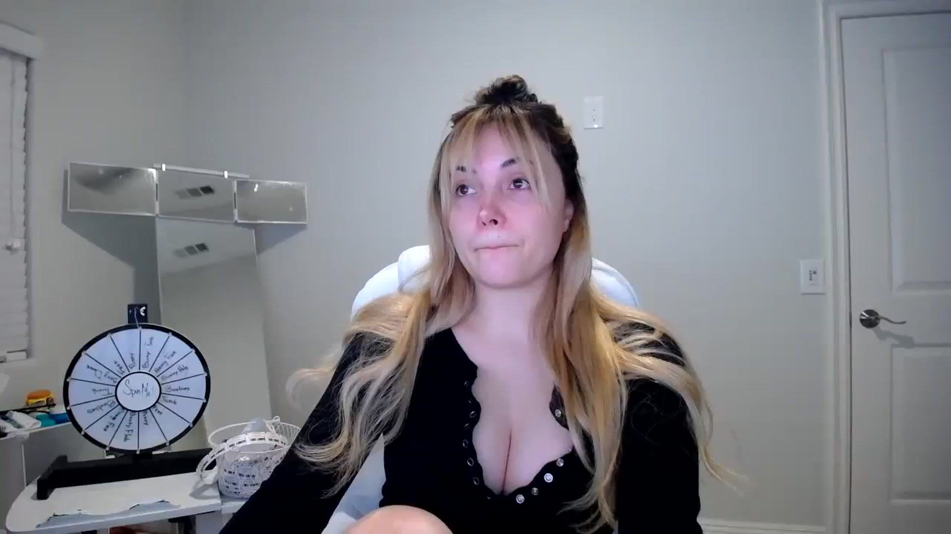 Gallery image thumbnail from SandraGPopa's myfreecams stream on, 08/18/2023, 03:57 image 5 of 20
