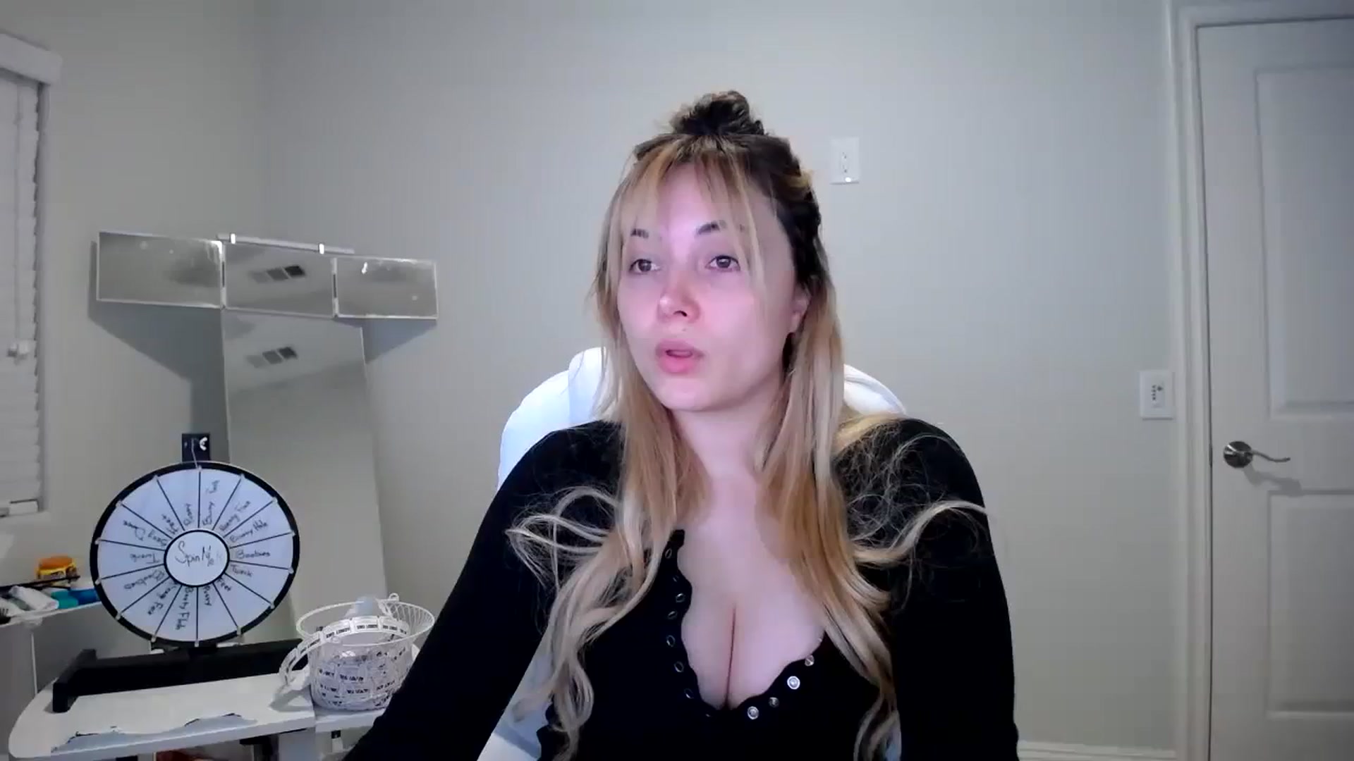 Gallery image thumbnail from SandraGPopa's myfreecams stream on, 08/18/2023, 03:57 image 1 of 20