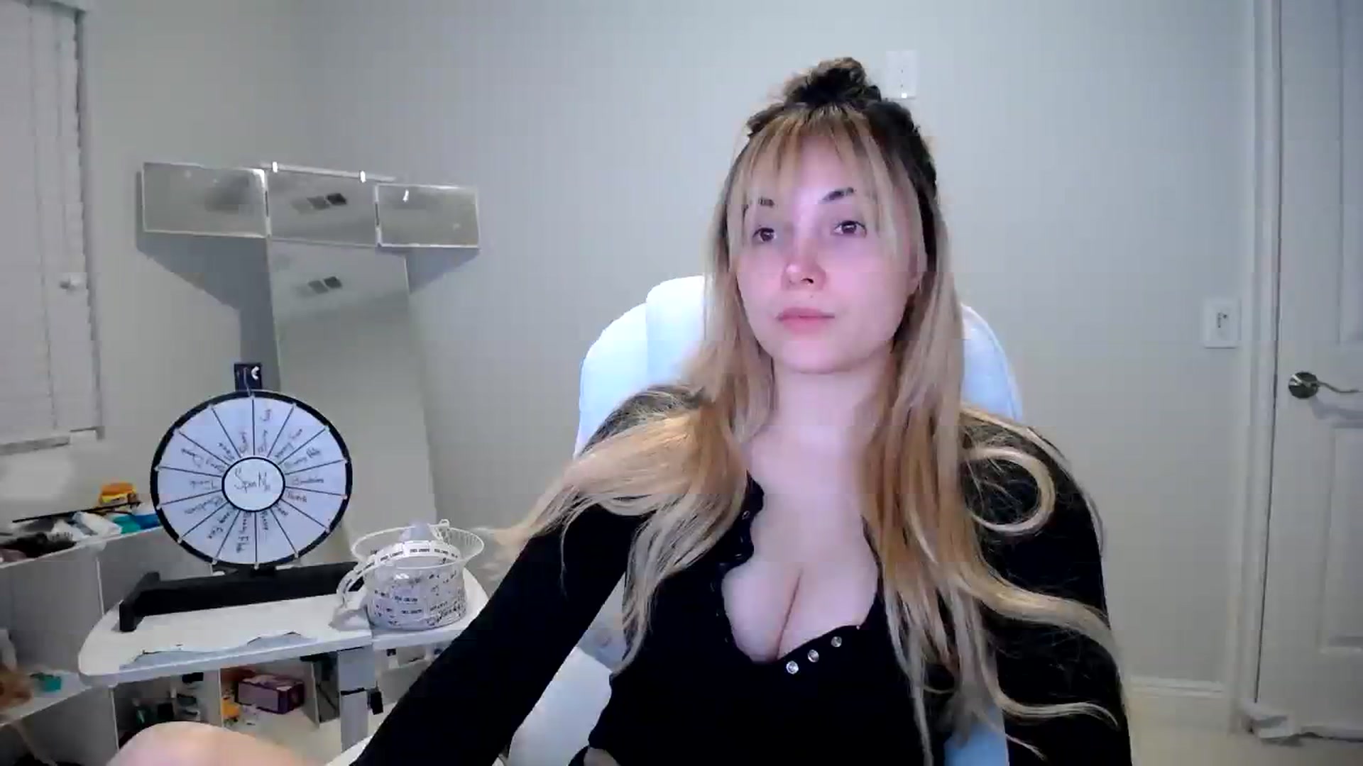 Gallery image thumbnail from SandraGPopa's myfreecams stream on, 08/18/2023, 03:57 image 19 of 20