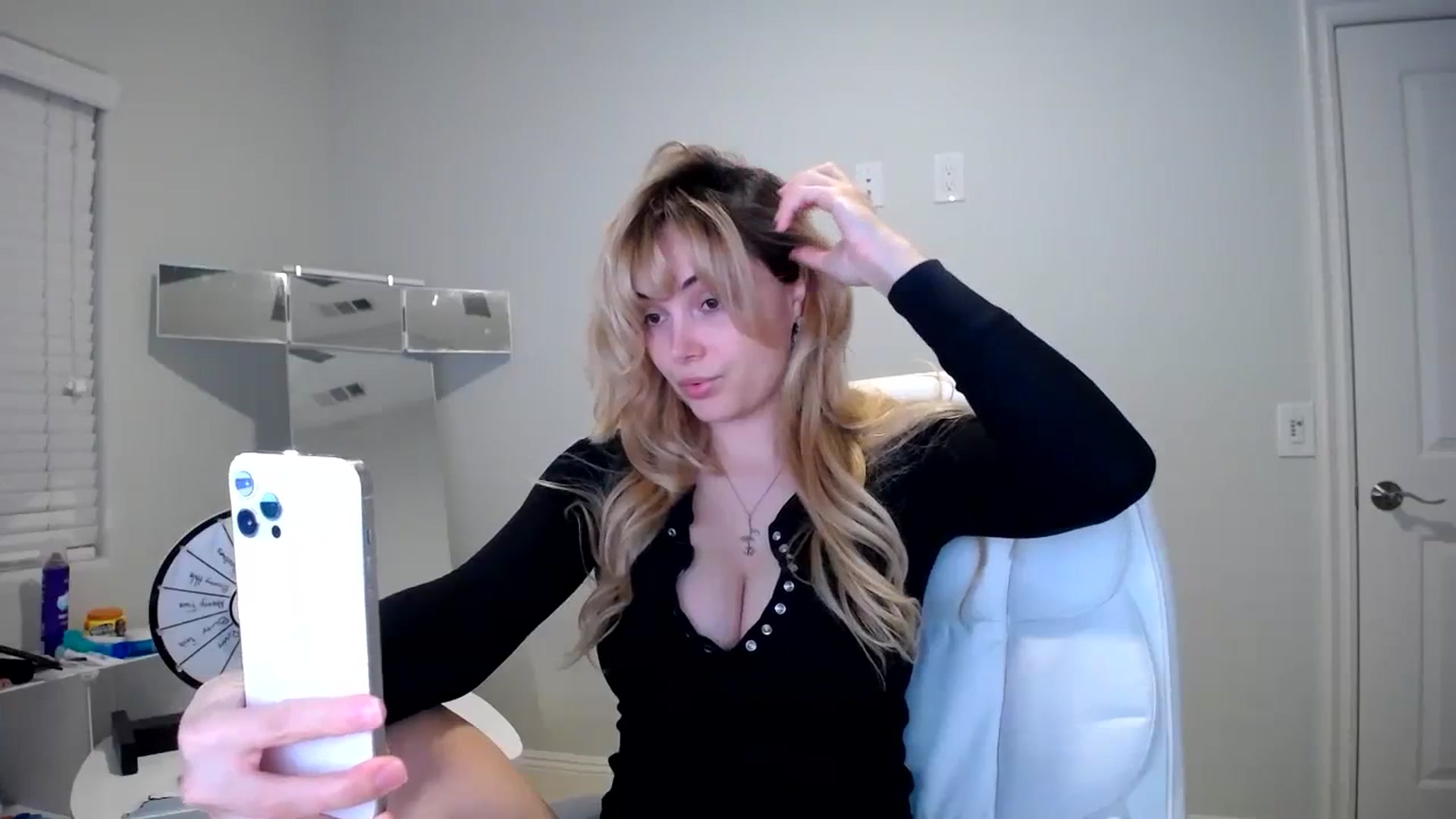 Gallery image thumbnail from SandraGPopa's myfreecams stream on, 08/19/2023, 03:22 image 3 of 20