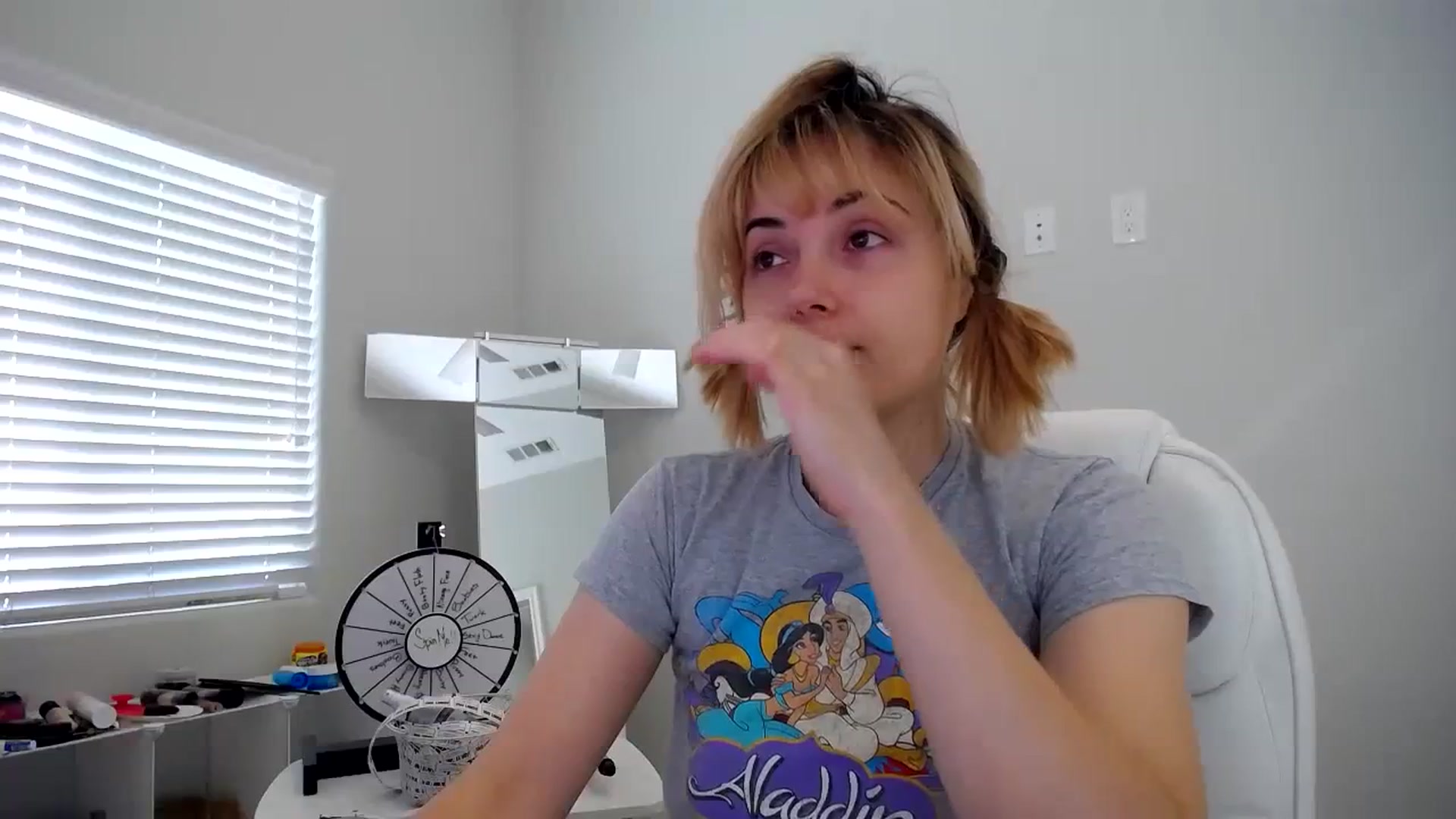 Gallery image thumbnail from SandraGPopa's myfreecams stream on, 08/23/2023, 22:36 image 11 of 20