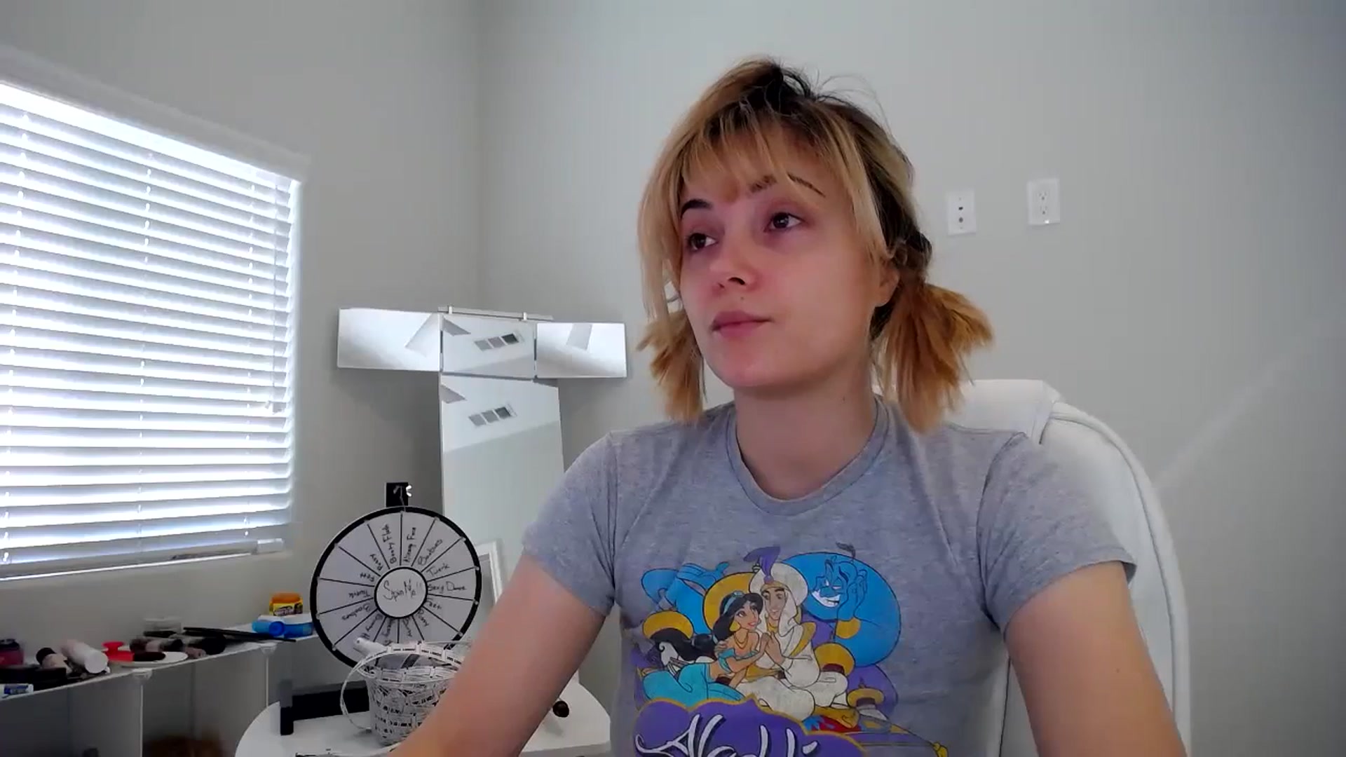 Gallery image thumbnail from SandraGPopa's myfreecams stream on, 08/23/2023, 22:36 image 17 of 20
