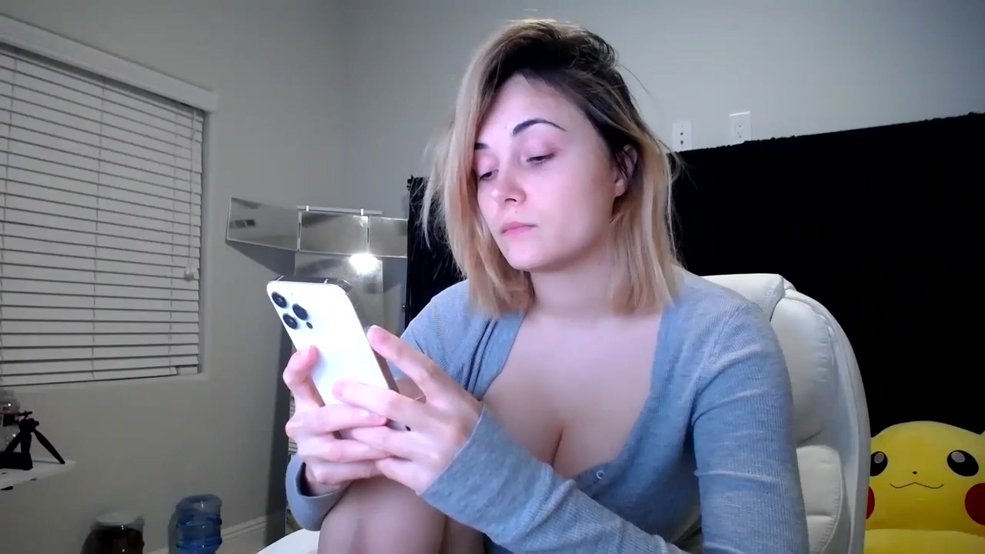 Gallery image thumbnail from SandraGPopa's myfreecams stream on, 10/14/2023, 07:02 image 8 of 20