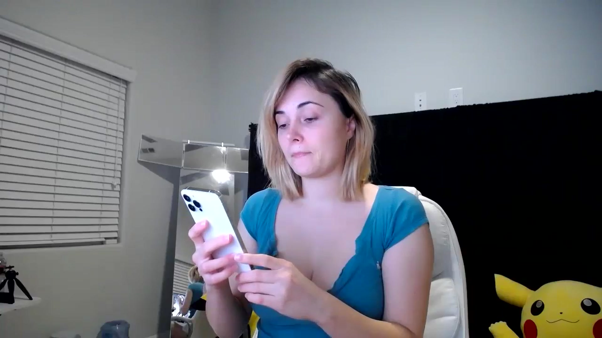 Gallery image thumbnail from SandraGPopa's myfreecams stream on, 10/18/2023, 07:07 image 7 of 20