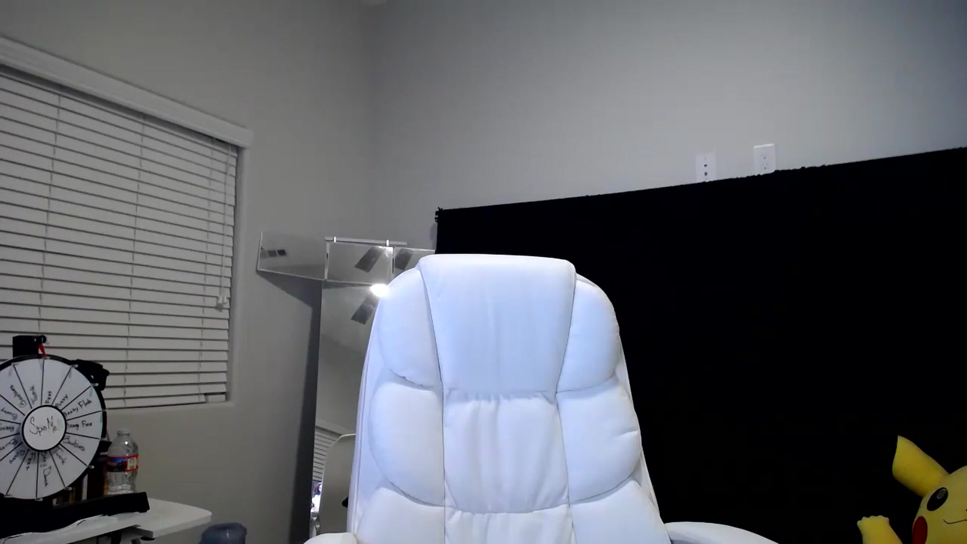 Gallery image thumbnail from SandraGPopa's myfreecams stream on, 10/22/2023, 09:23 image 15 of 20