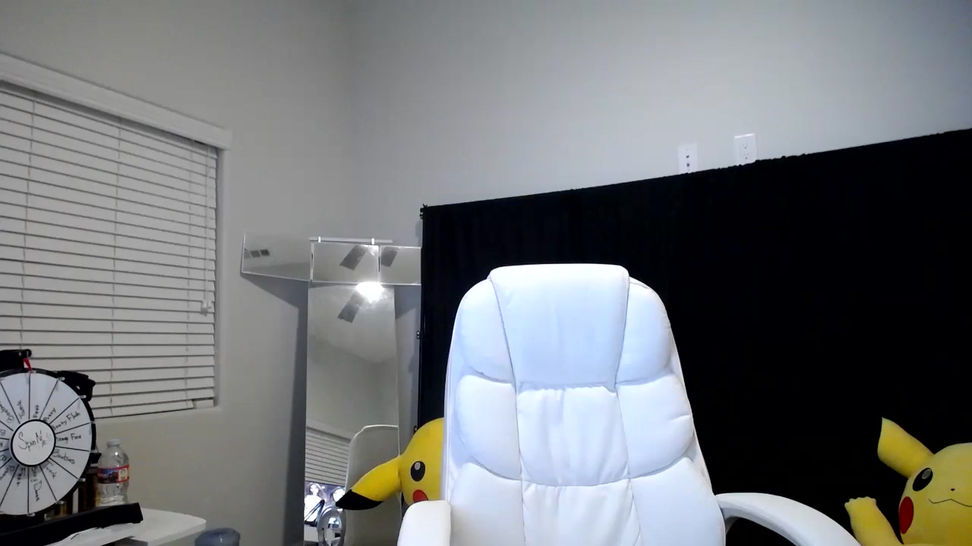 Gallery image thumbnail from SandraGPopa's myfreecams stream on, 10/22/2023, 09:23 image 3 of 20