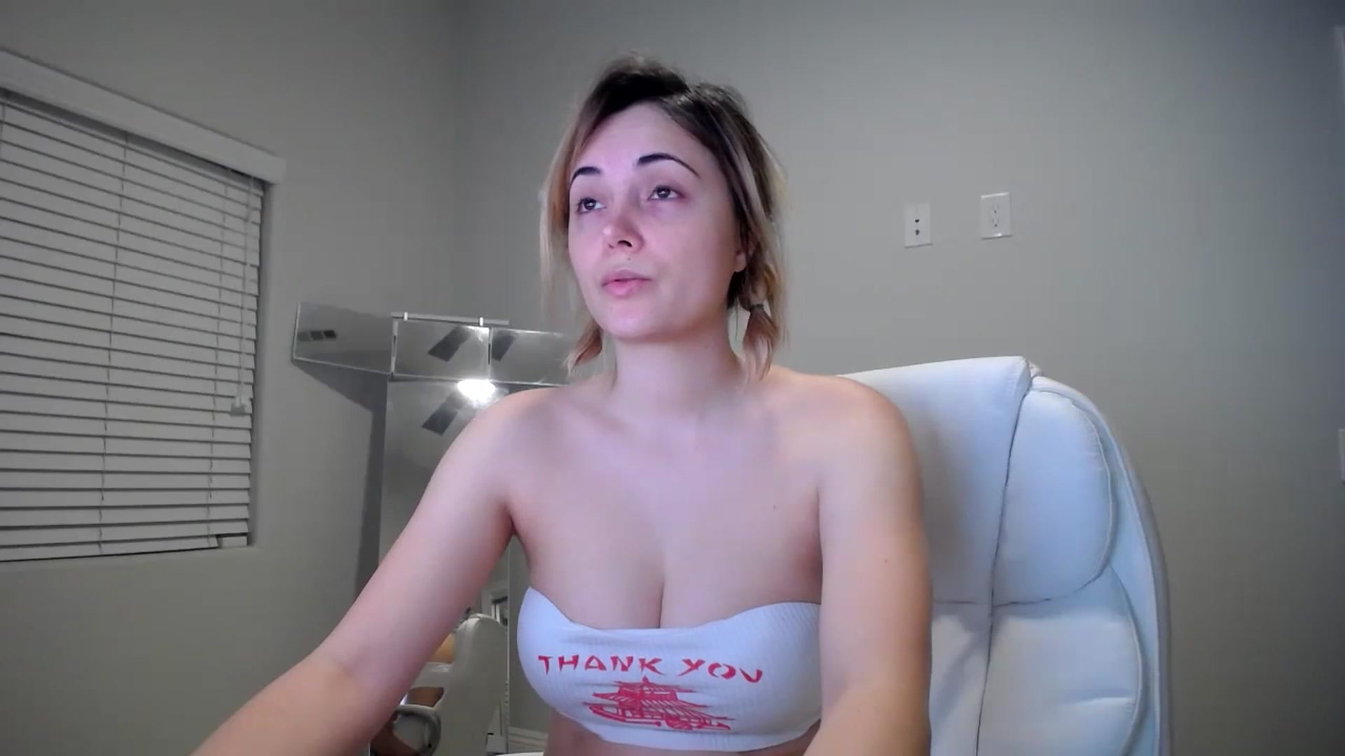 Gallery image thumbnail from SandraGPopa's myfreecams stream on, 10/23/2023, 05:49 image 2 of 20