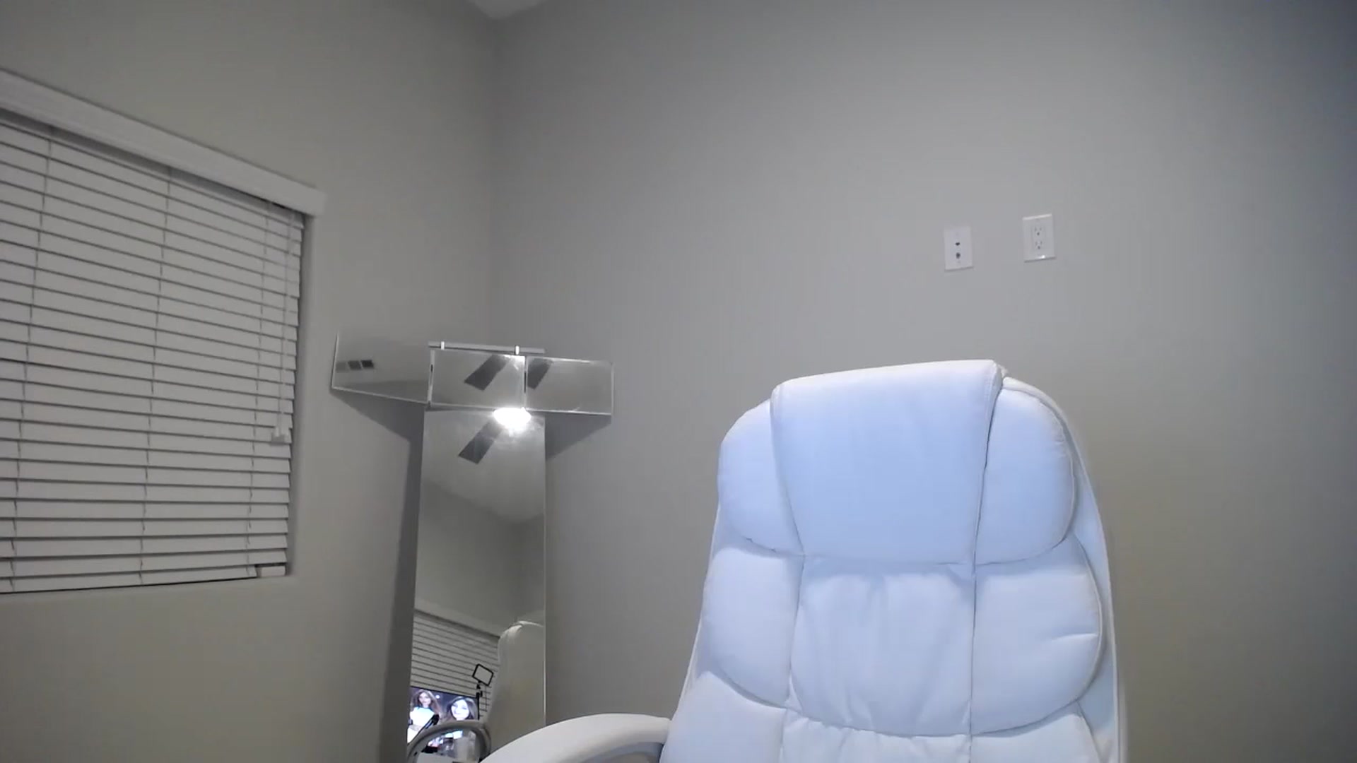 Gallery image thumbnail from SandraGPopa's myfreecams stream on, 10/23/2023, 05:49 image 19 of 20