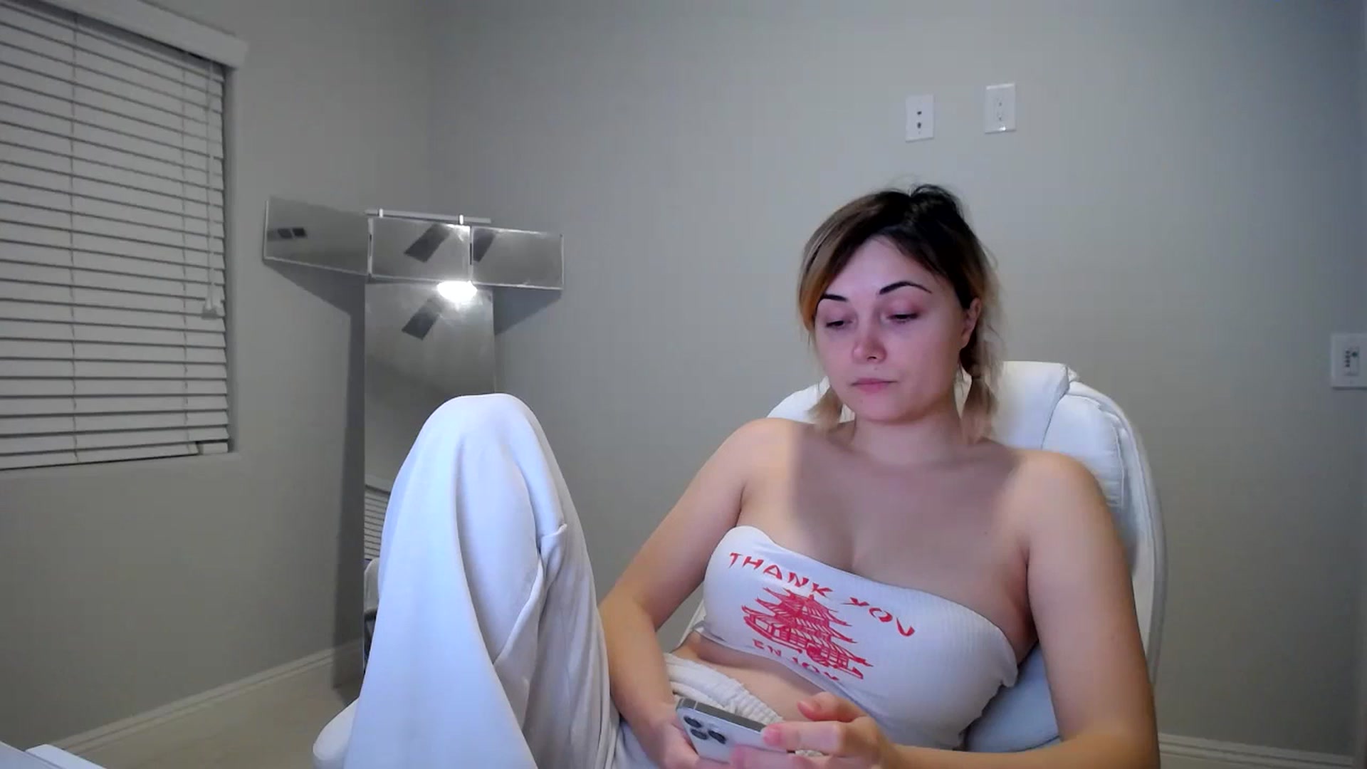 Gallery image thumbnail from SandraGPopa's myfreecams stream on, 10/23/2023, 08:27 image 16 of 20