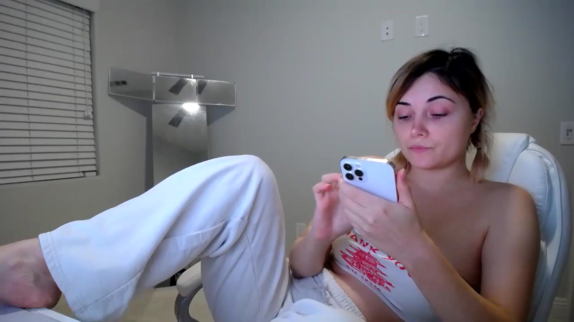 Gallery image thumbnail from SandraGPopa's myfreecams stream on, 10/23/2023, 08:27 image 20 of 20